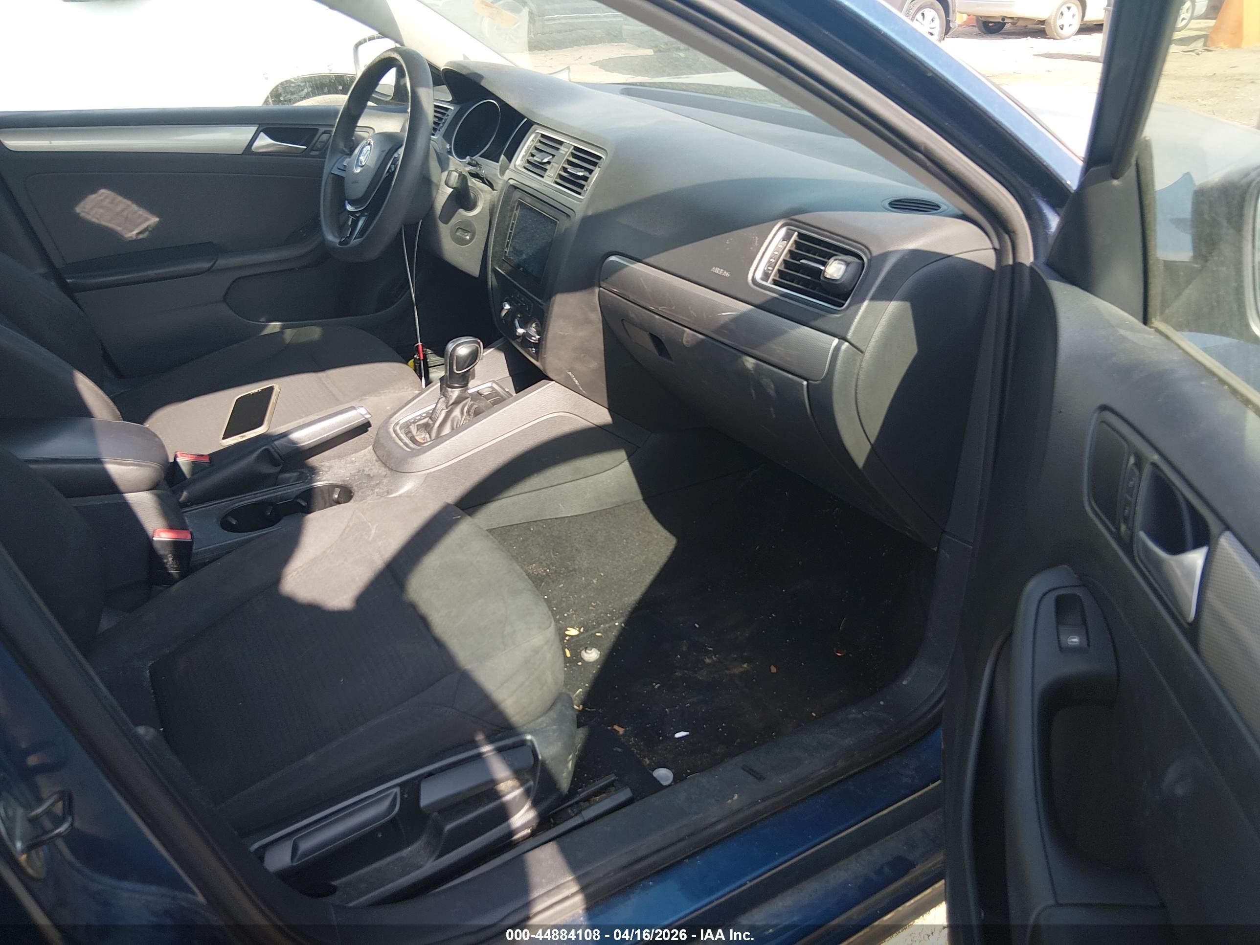 VOLKSWAGEN JETTA image 5