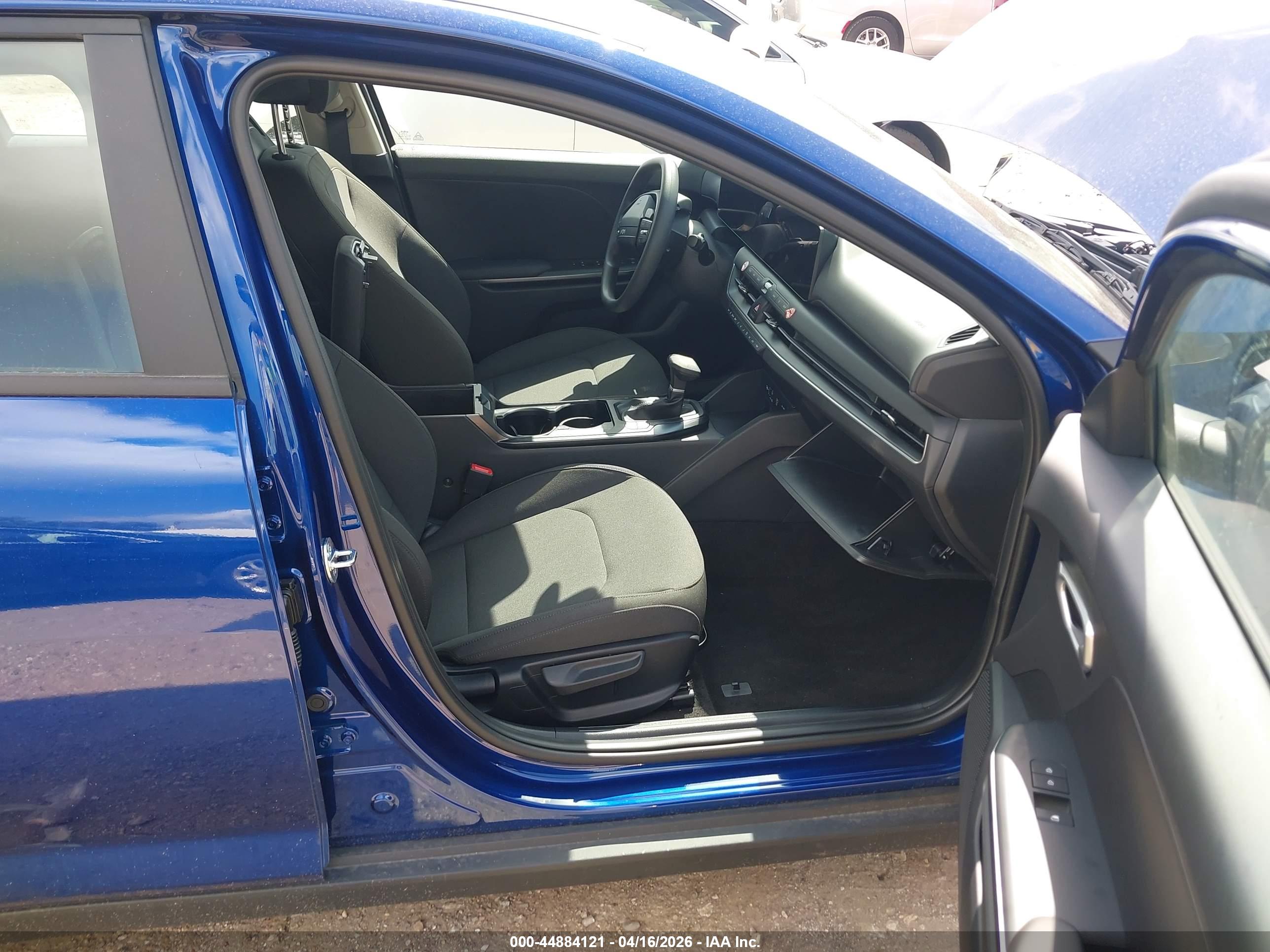 KIA K4 image 5