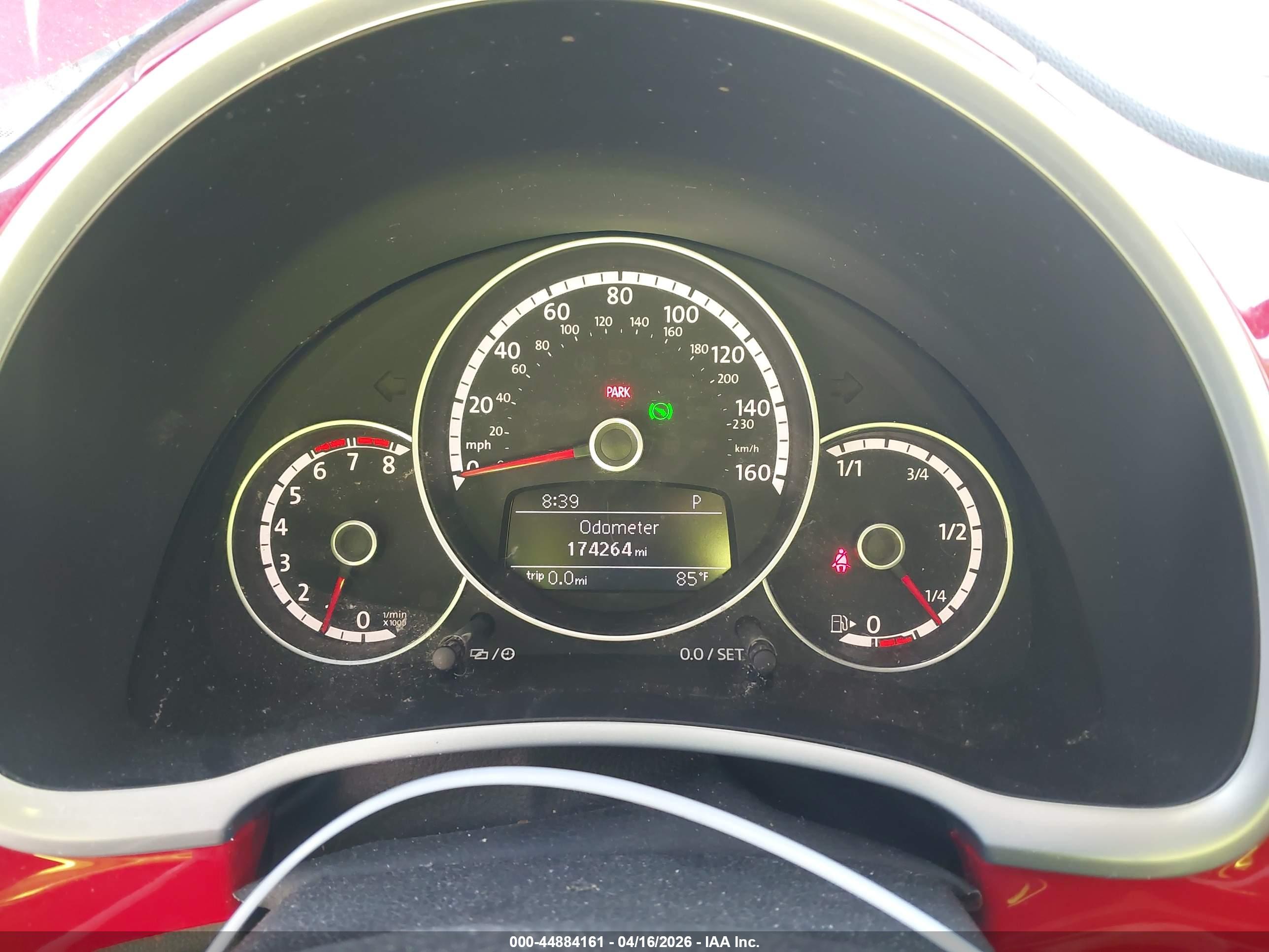 VOLKSWAGEN BEETLE image 7
