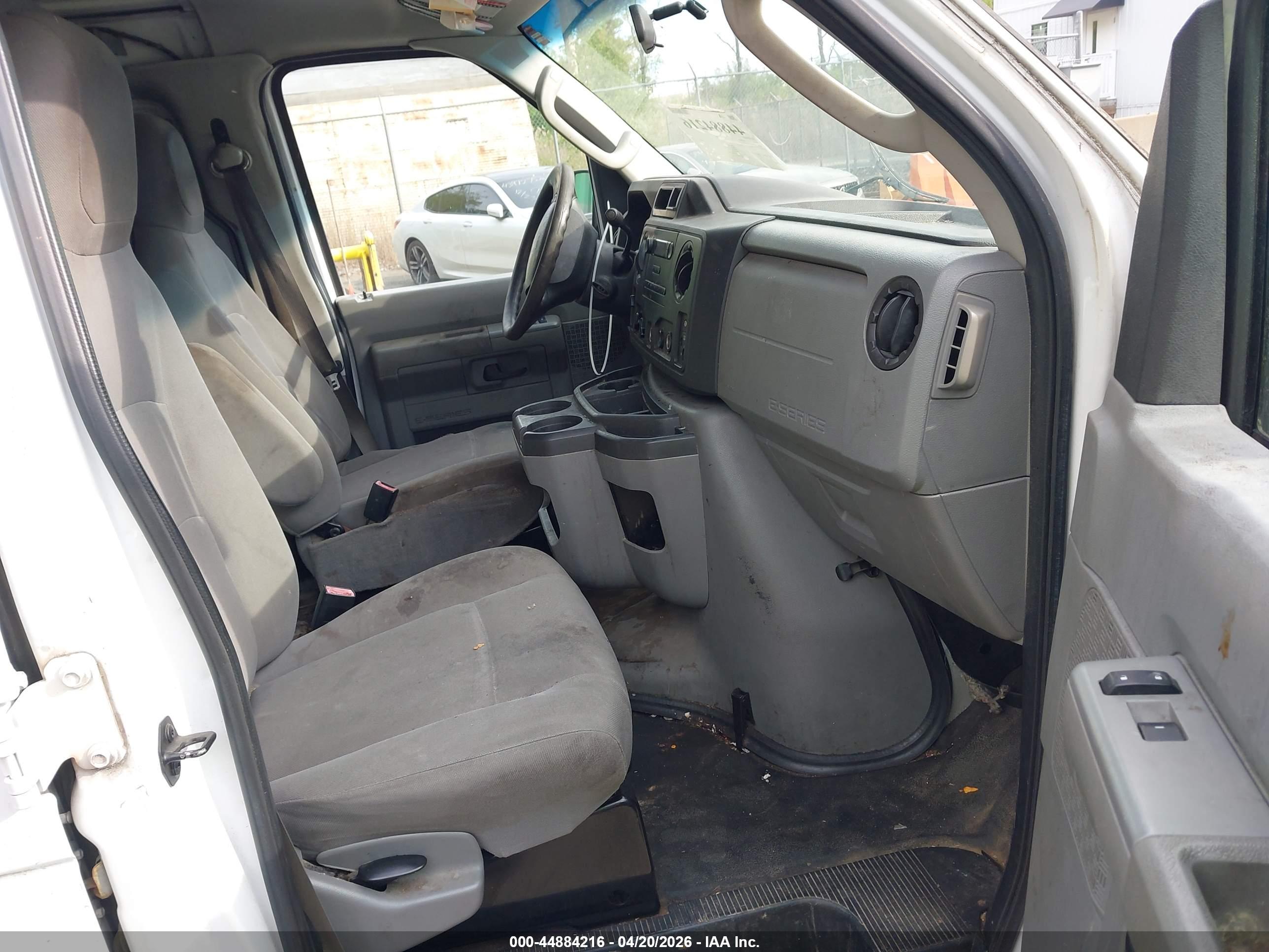 FORD E-250 image 5