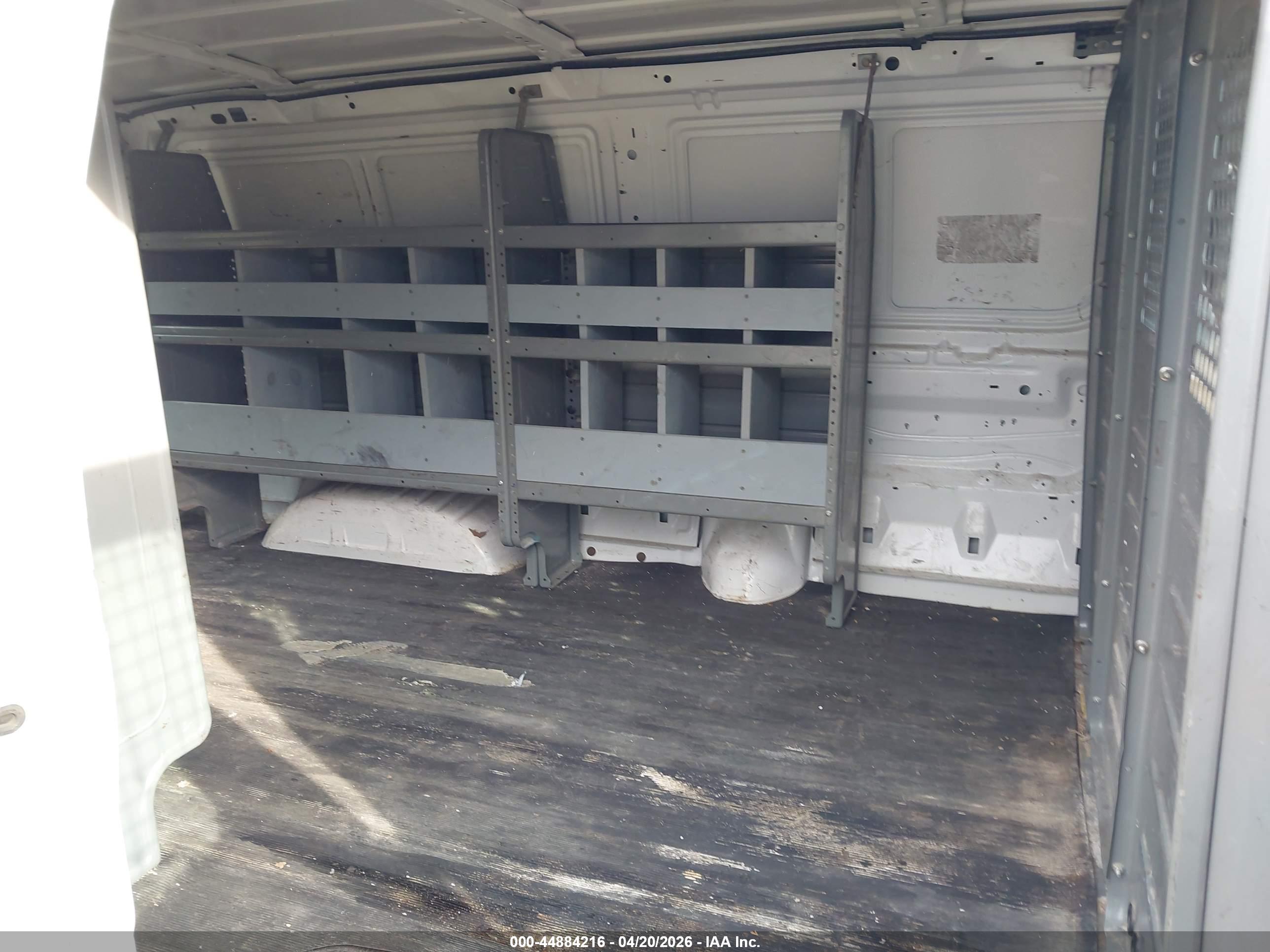 FORD E-250 image 8