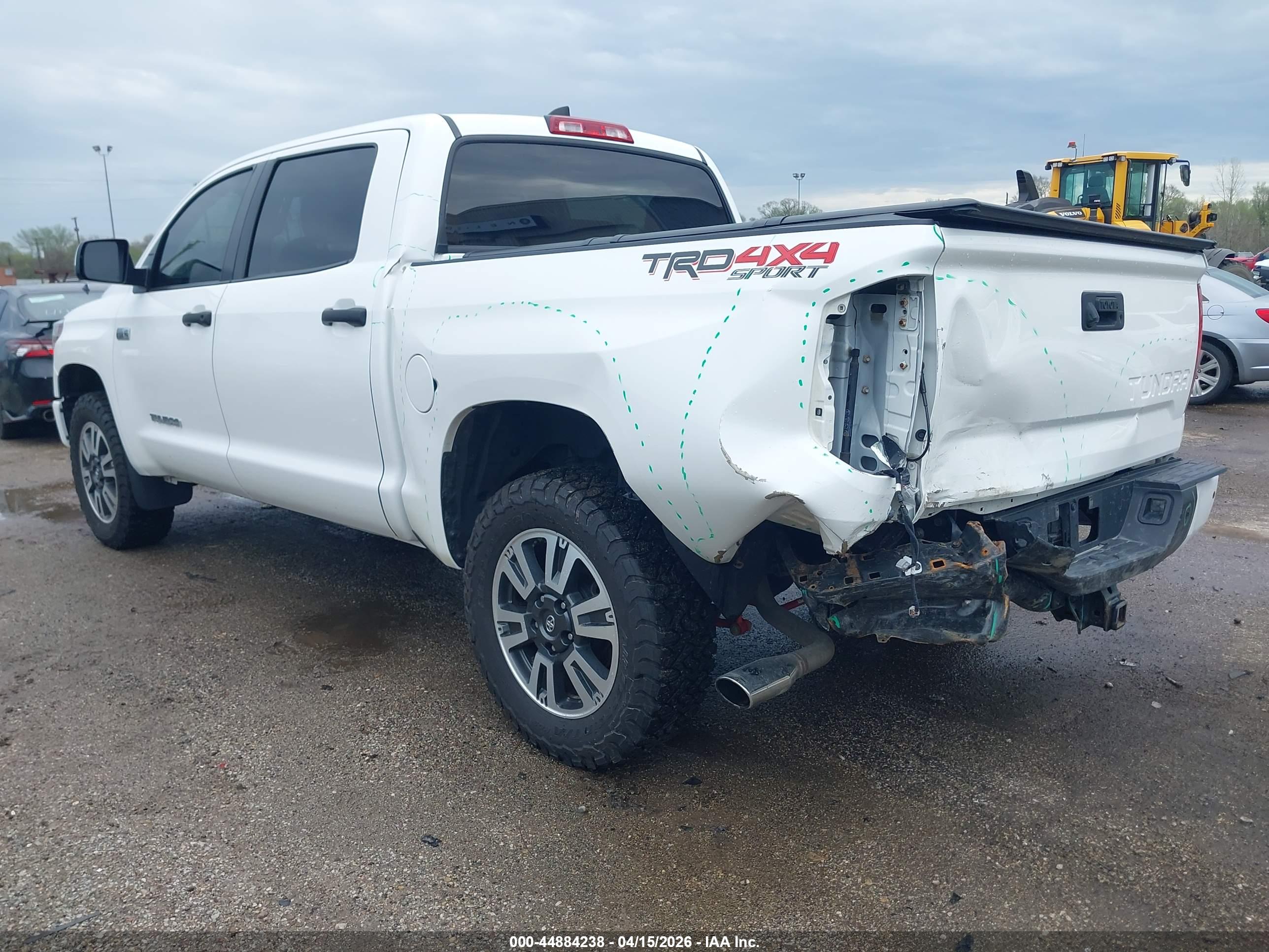 TOYOTA TUNDRA image 3
