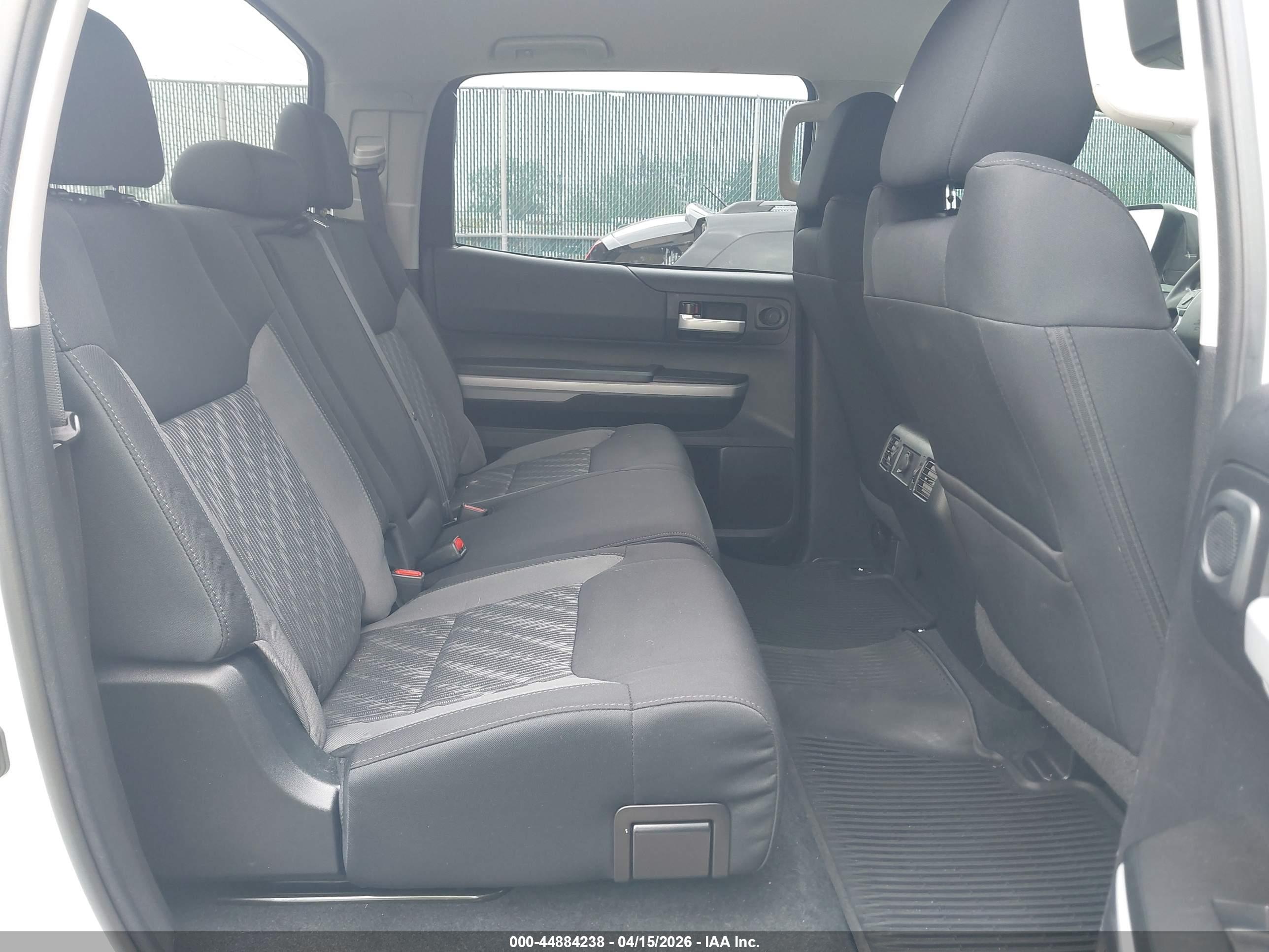 TOYOTA TUNDRA image 8