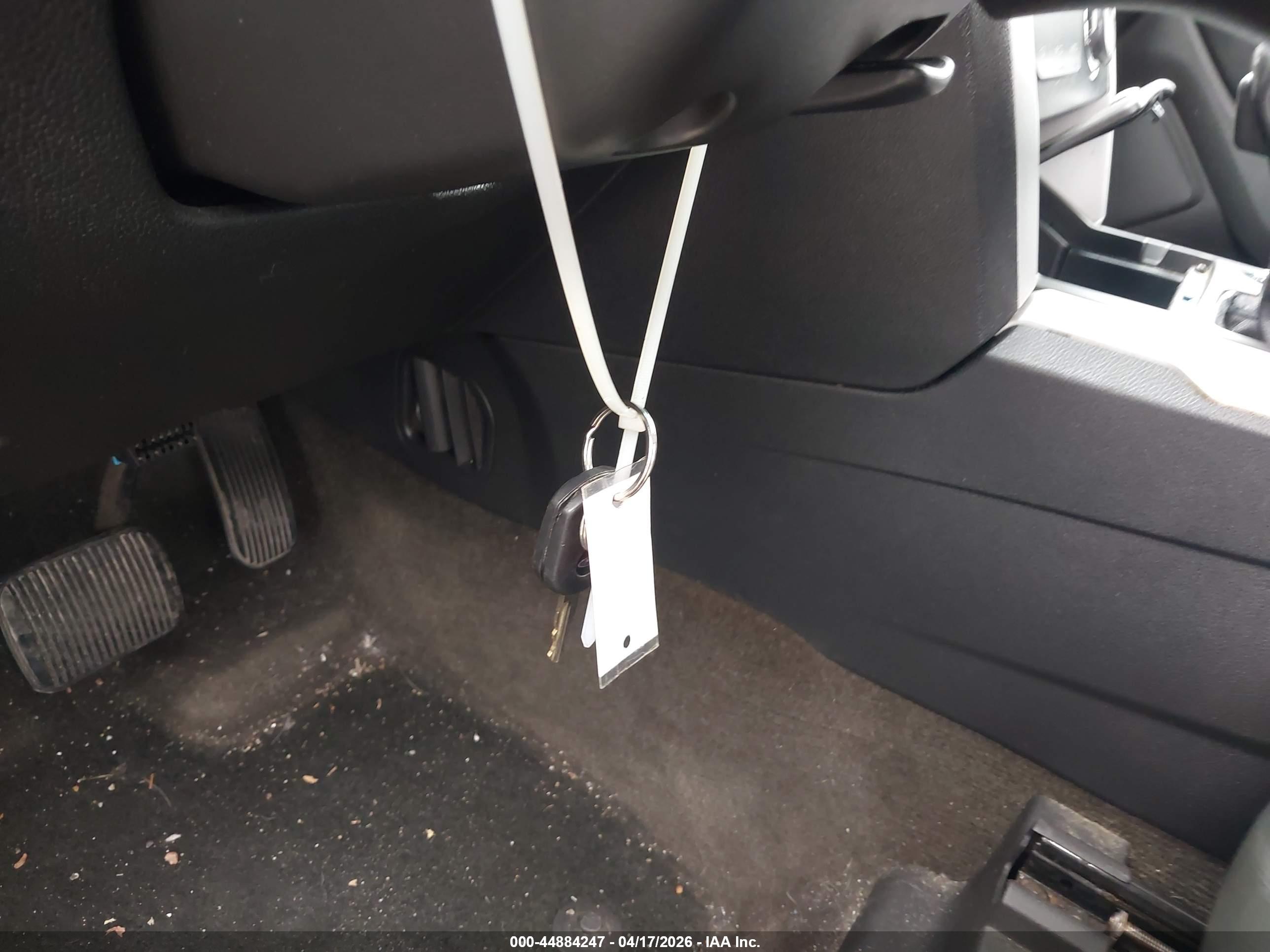 FORD EXPLORER image 11