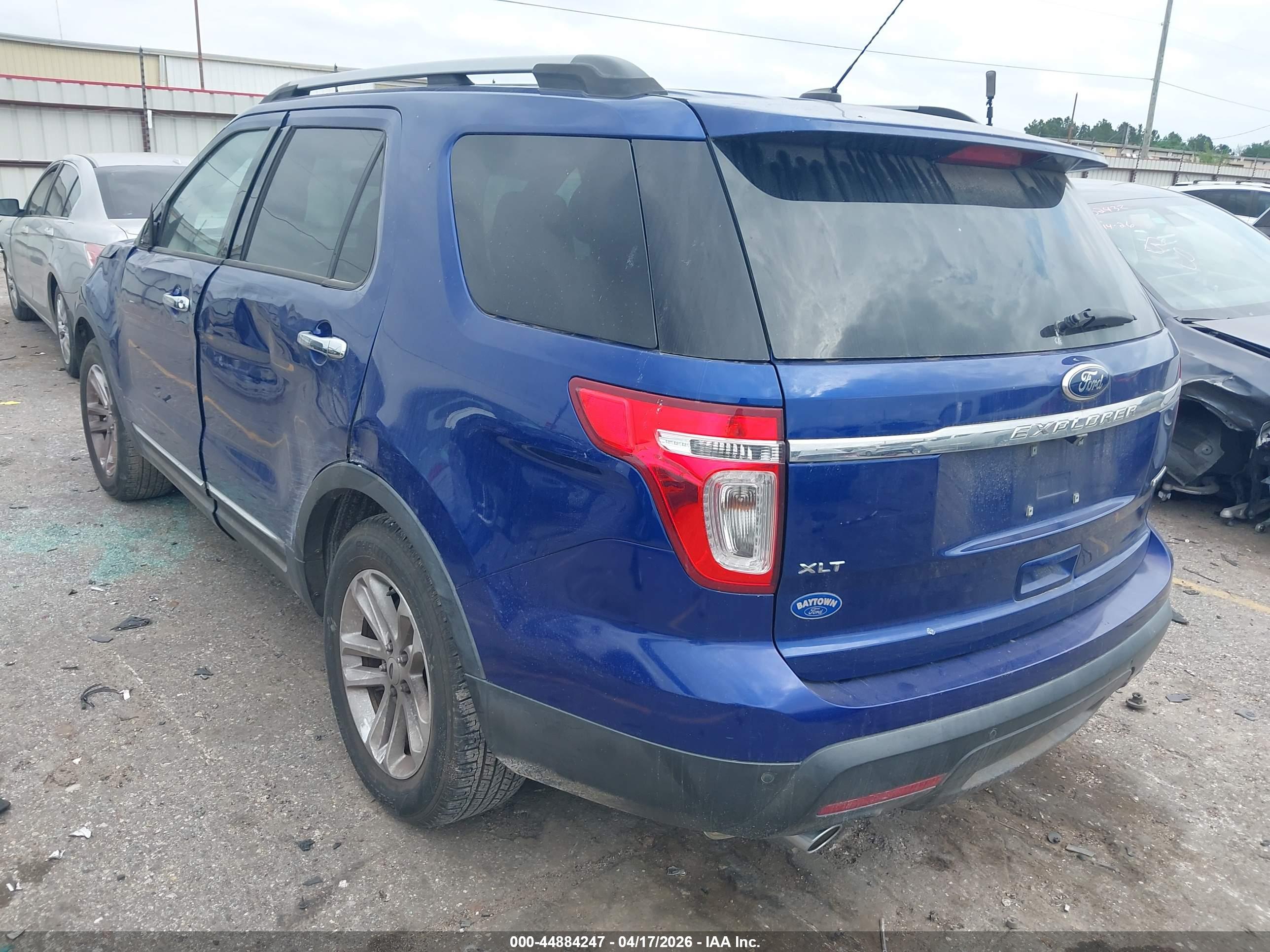 FORD EXPLORER image 3