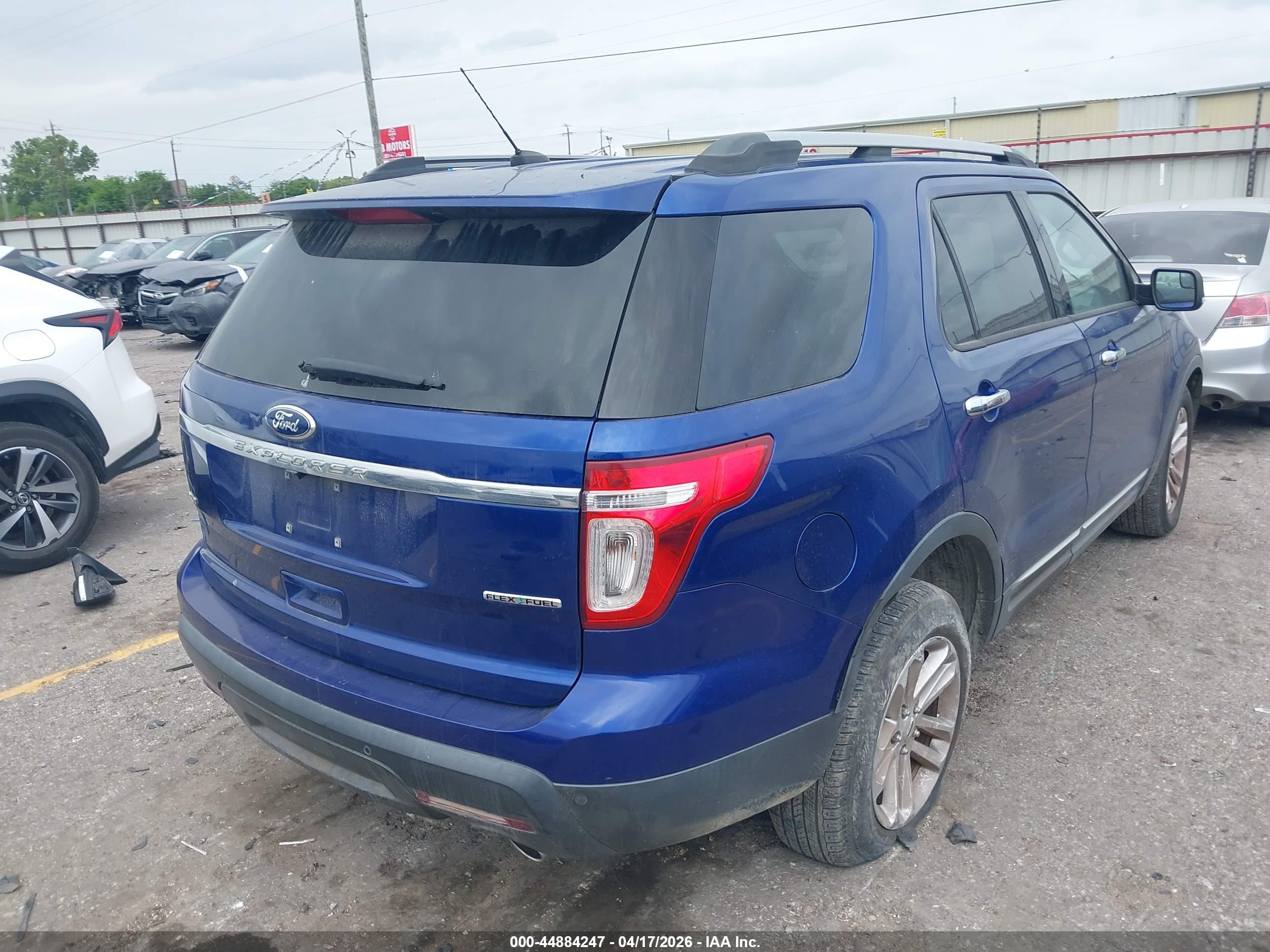 FORD EXPLORER image 4