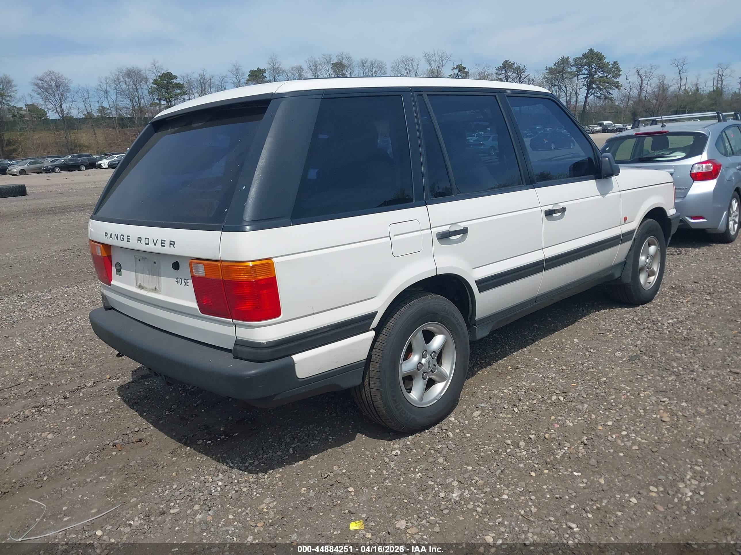 LAND ROVER image 4