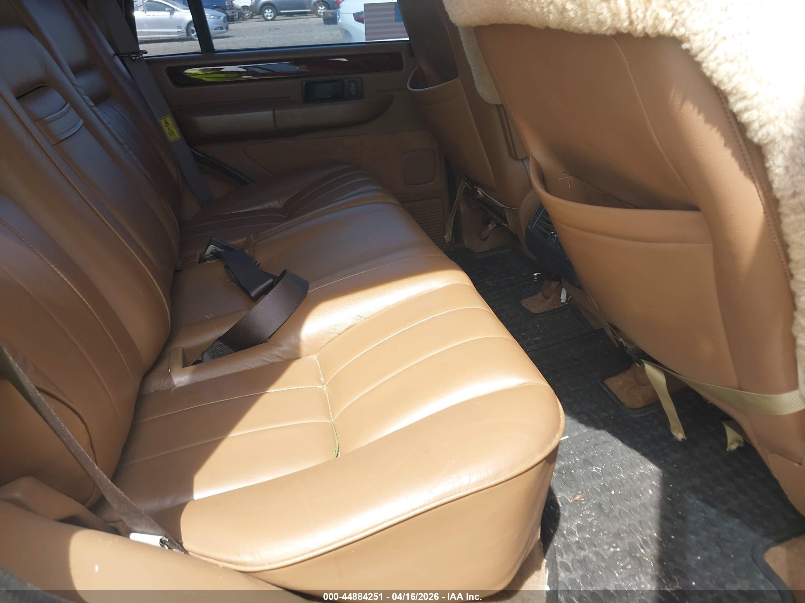 LAND ROVER image 8