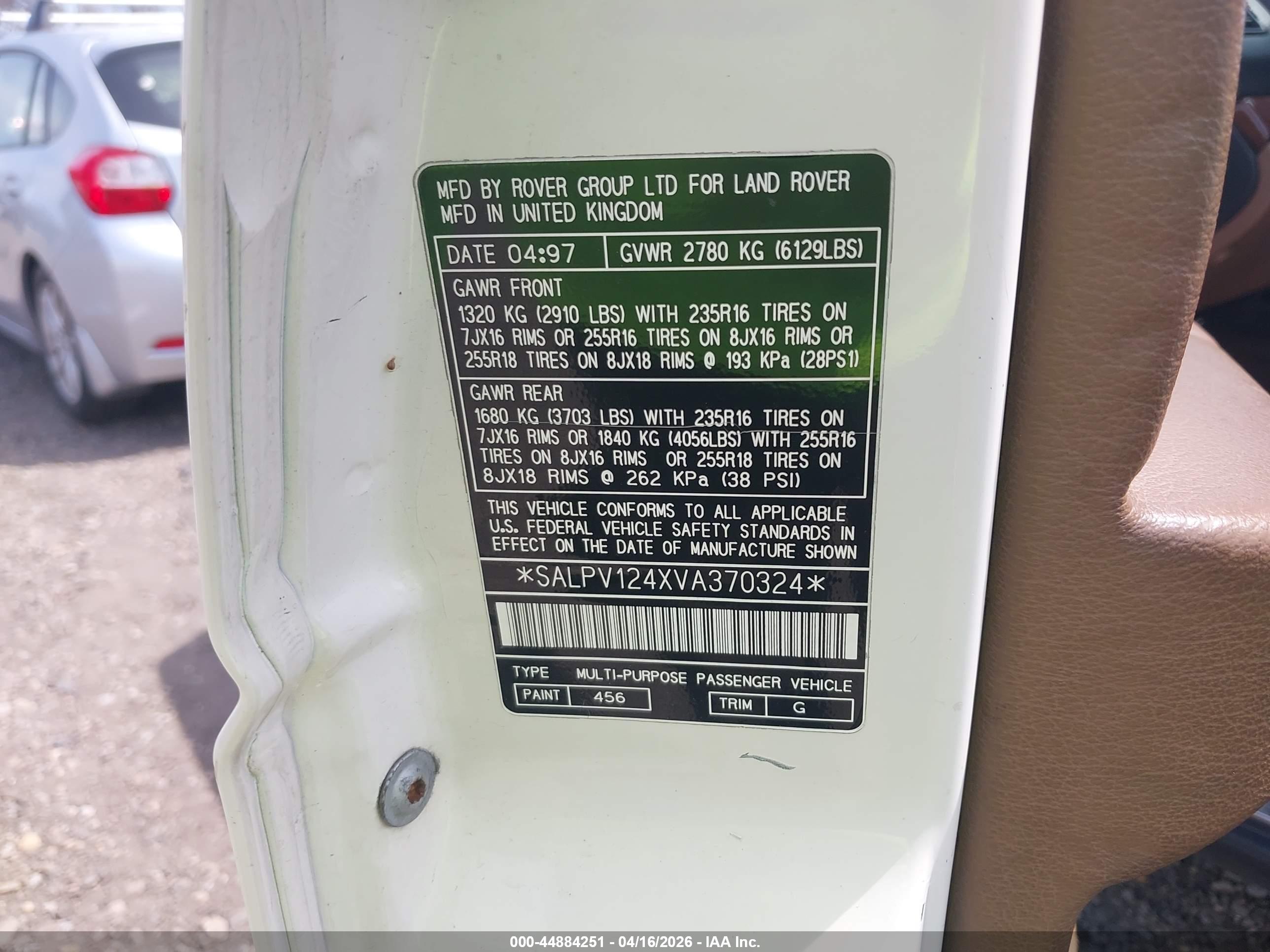 LAND ROVER image 9