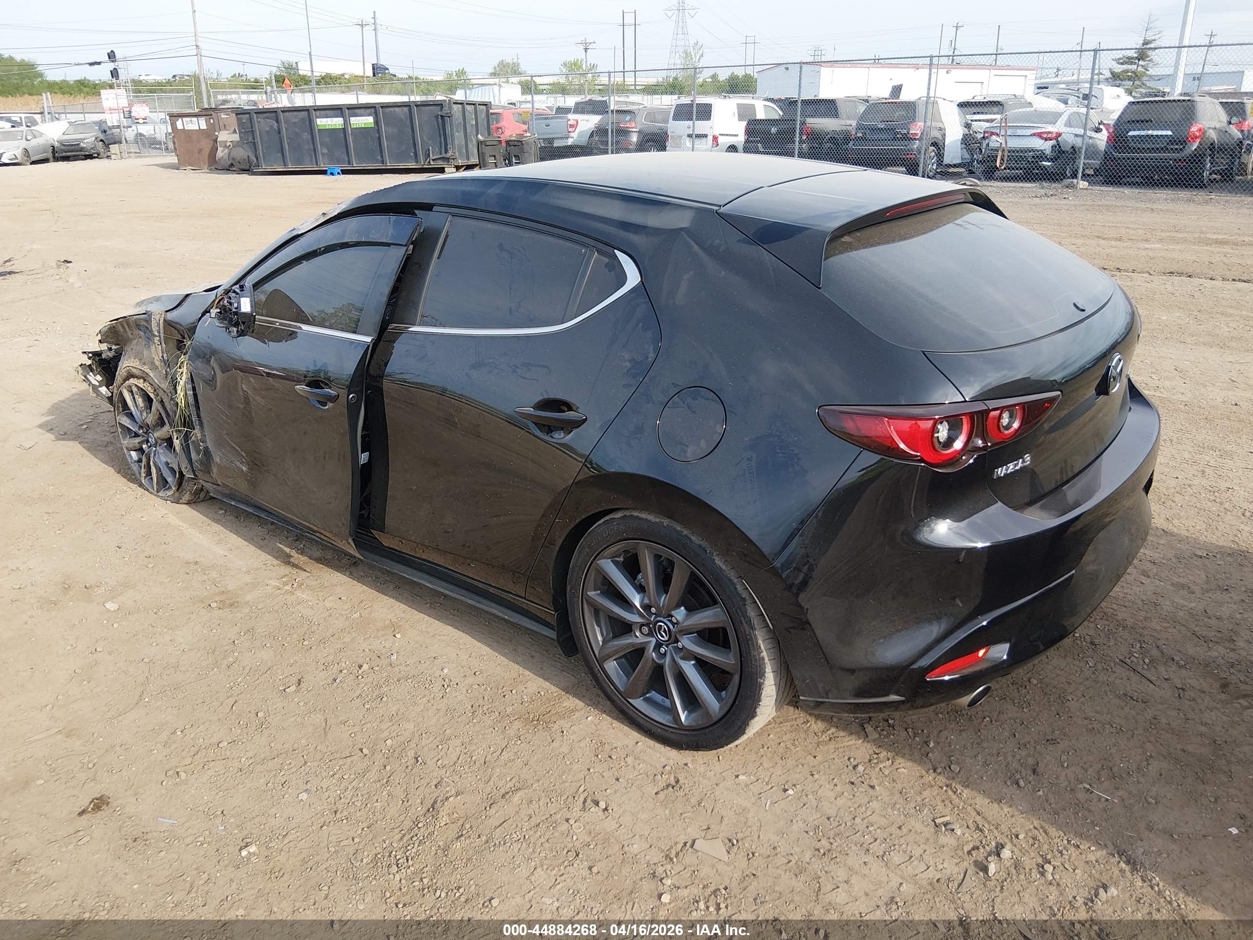 MAZDA MAZDA3 image 3