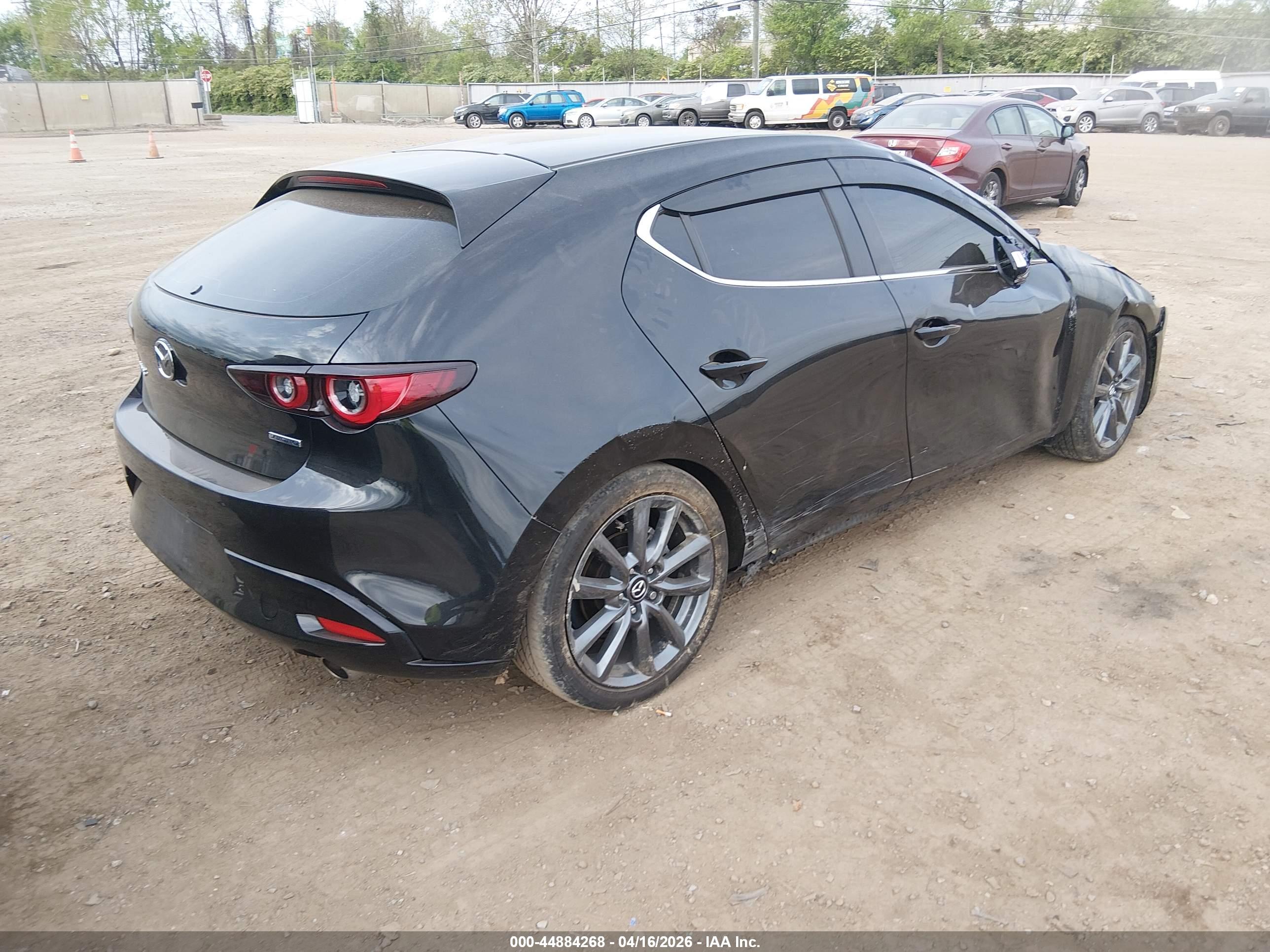 MAZDA MAZDA3 image 4