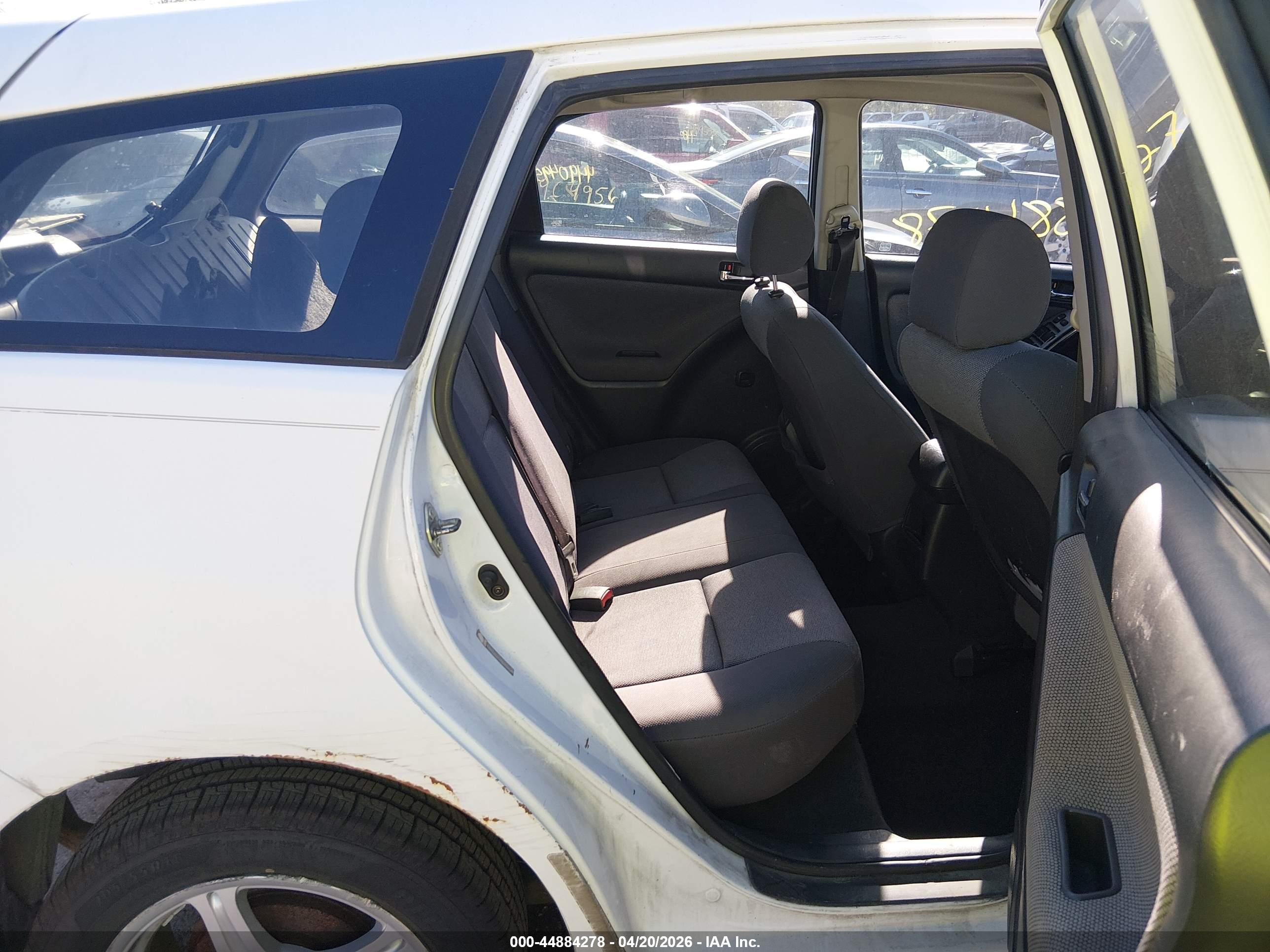 TOYOTA MATRIX image 8