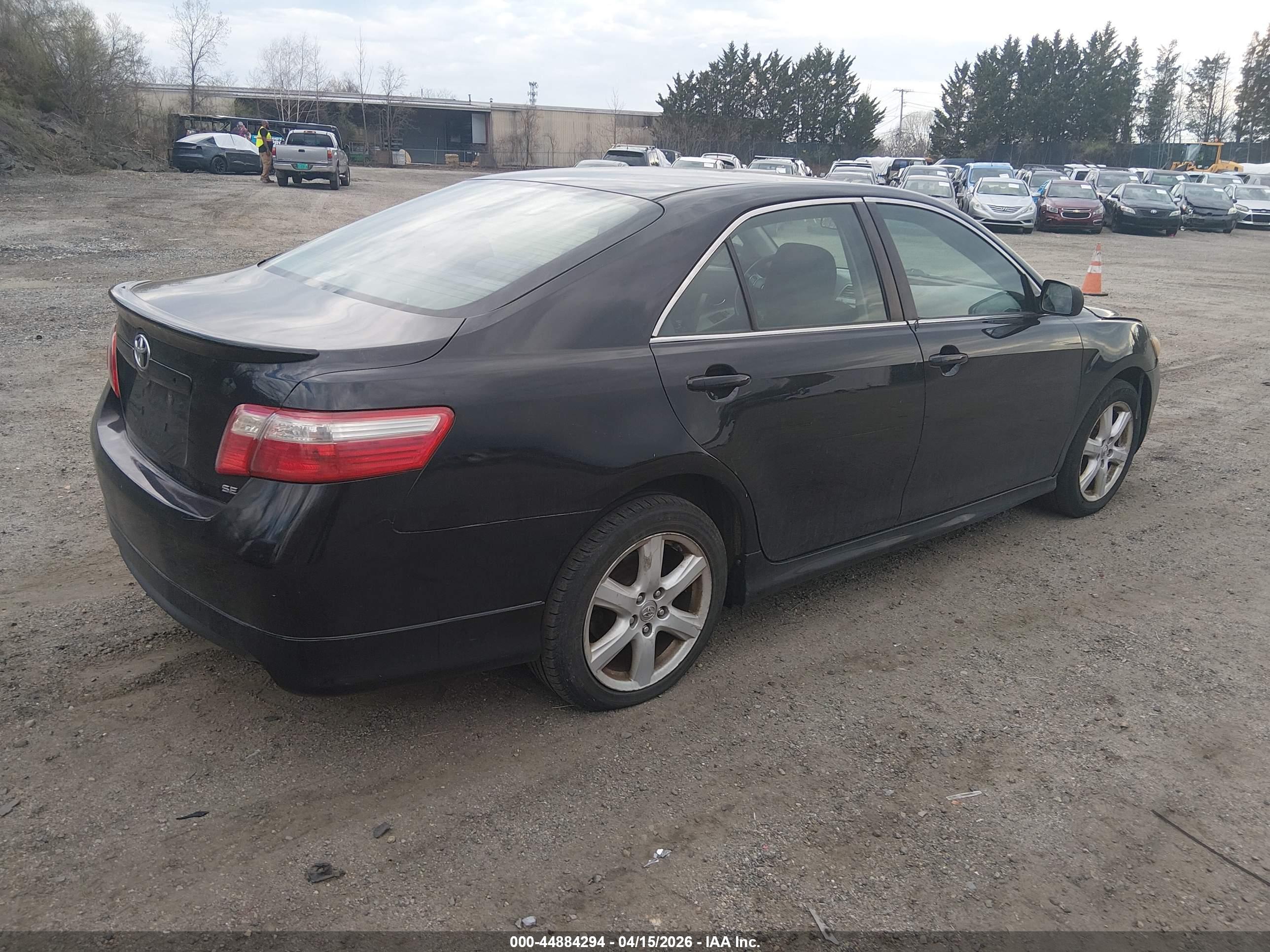 TOYOTA CAMRY image 4