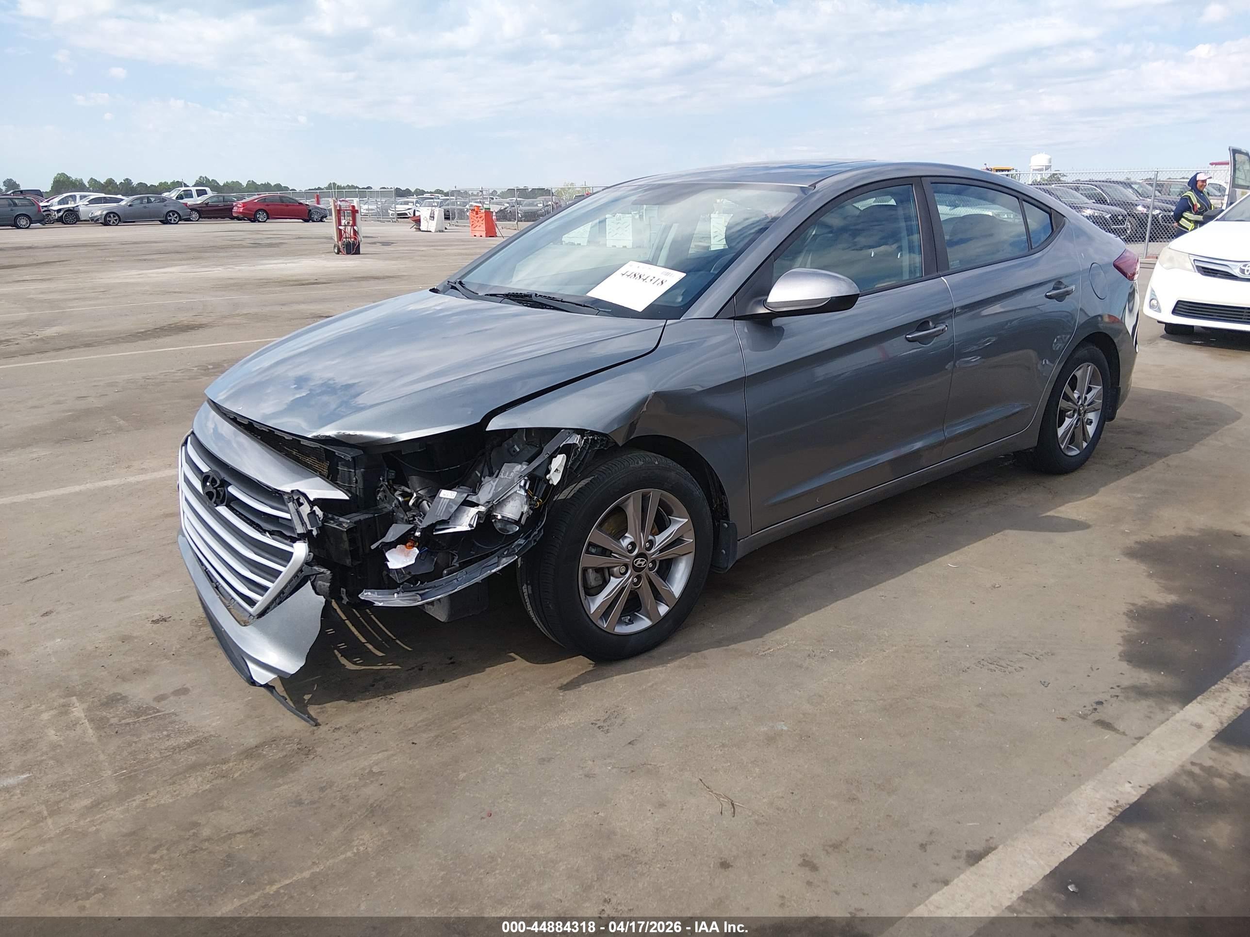 HYUNDAI ELANTRA image 2