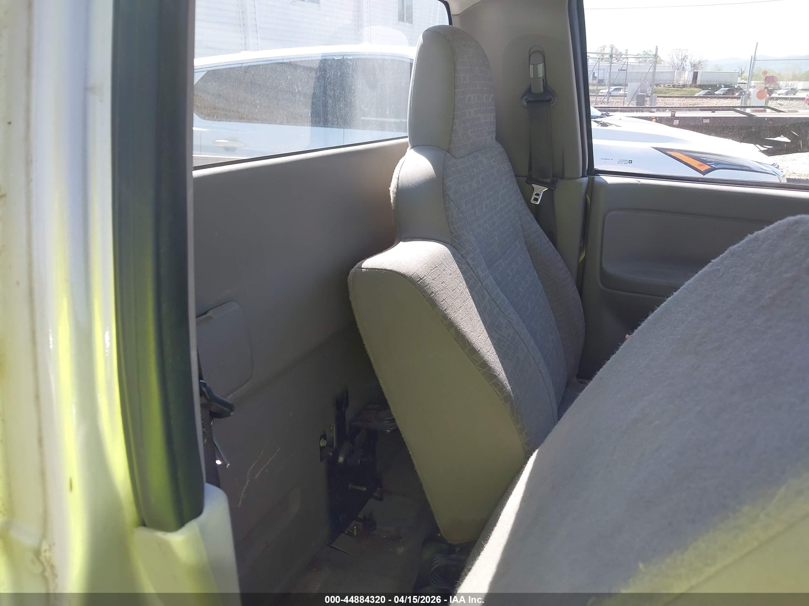 CHEVROLET COLORADO image 8
