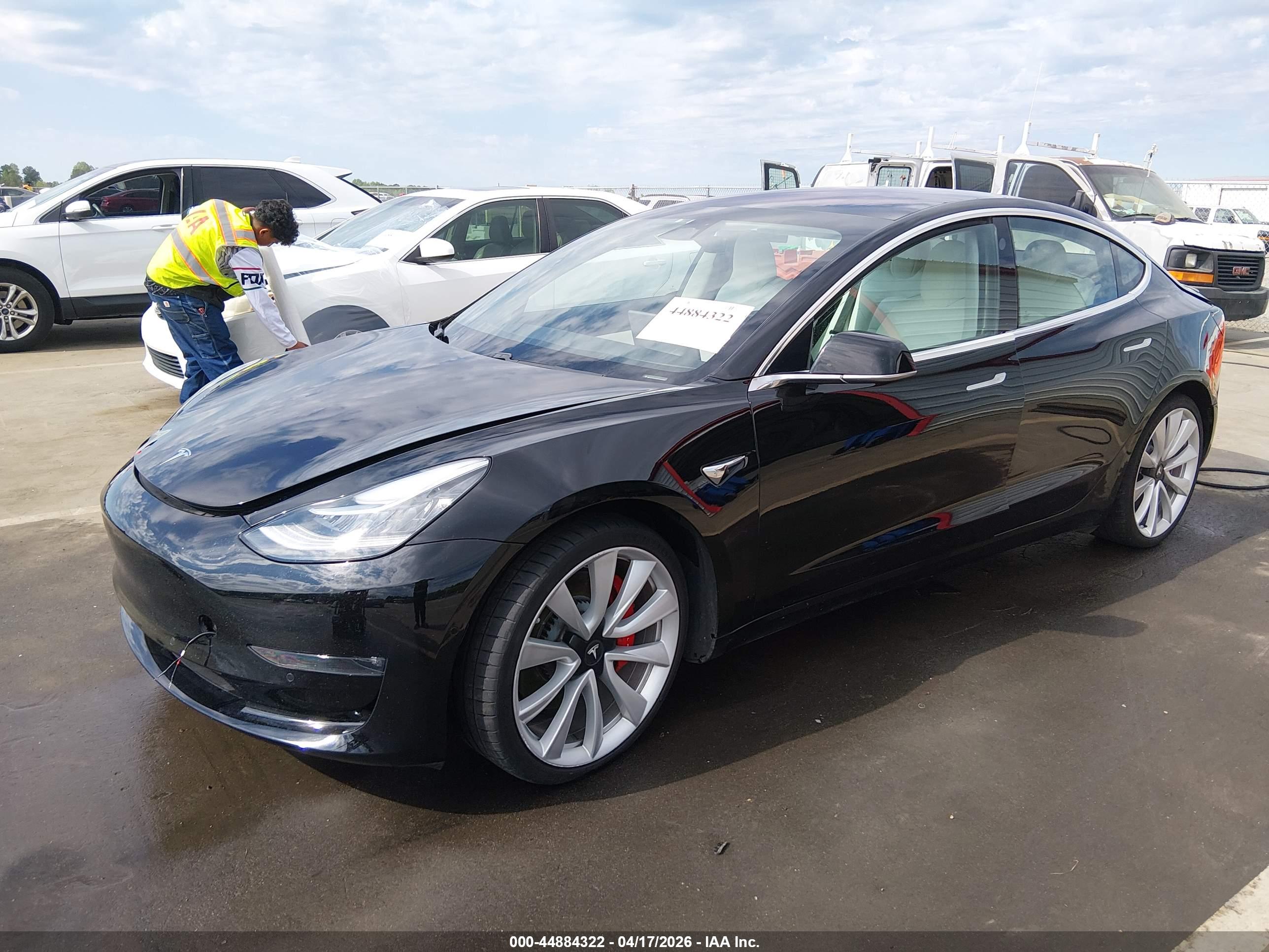 TESLA MODEL image 2