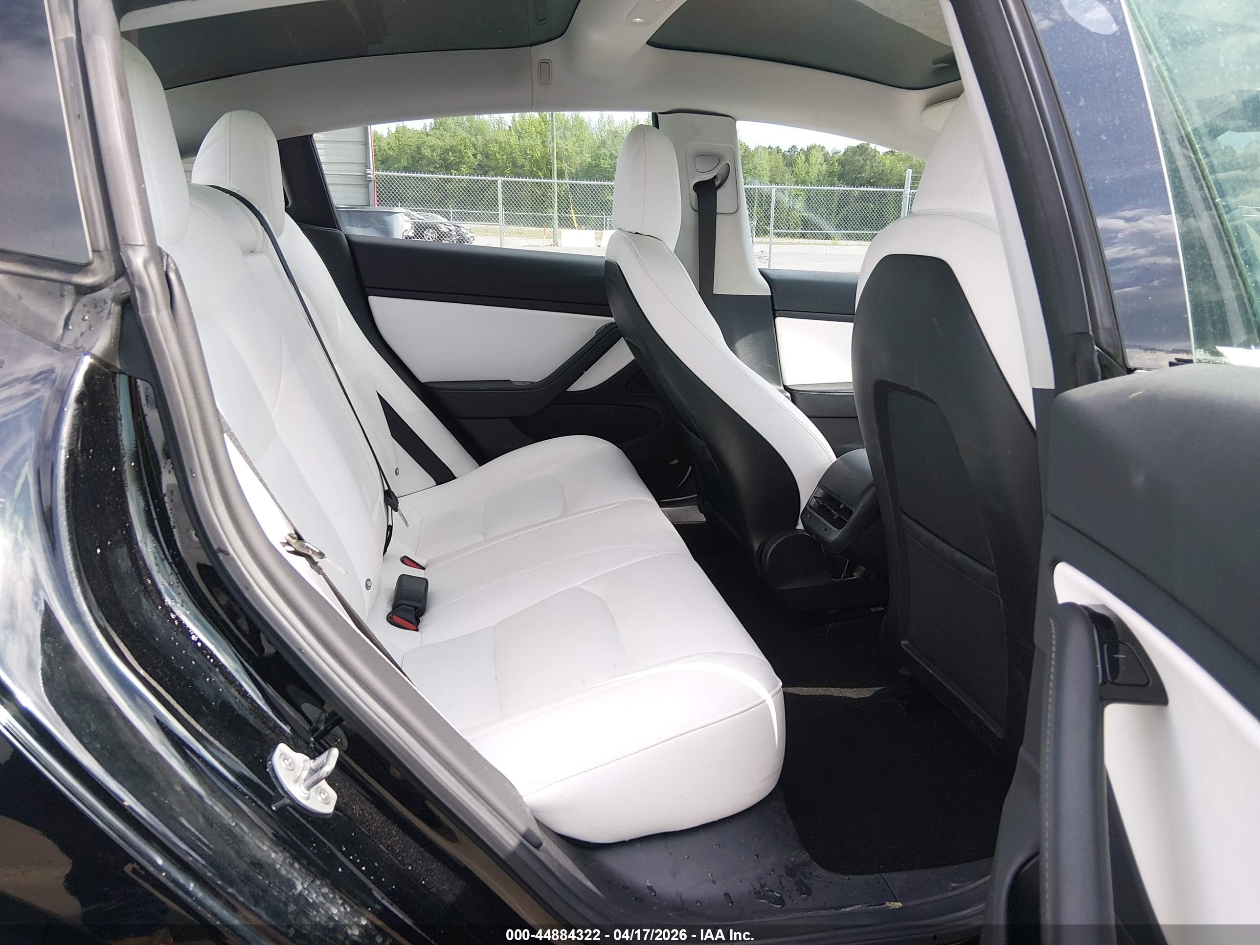 TESLA MODEL image 8