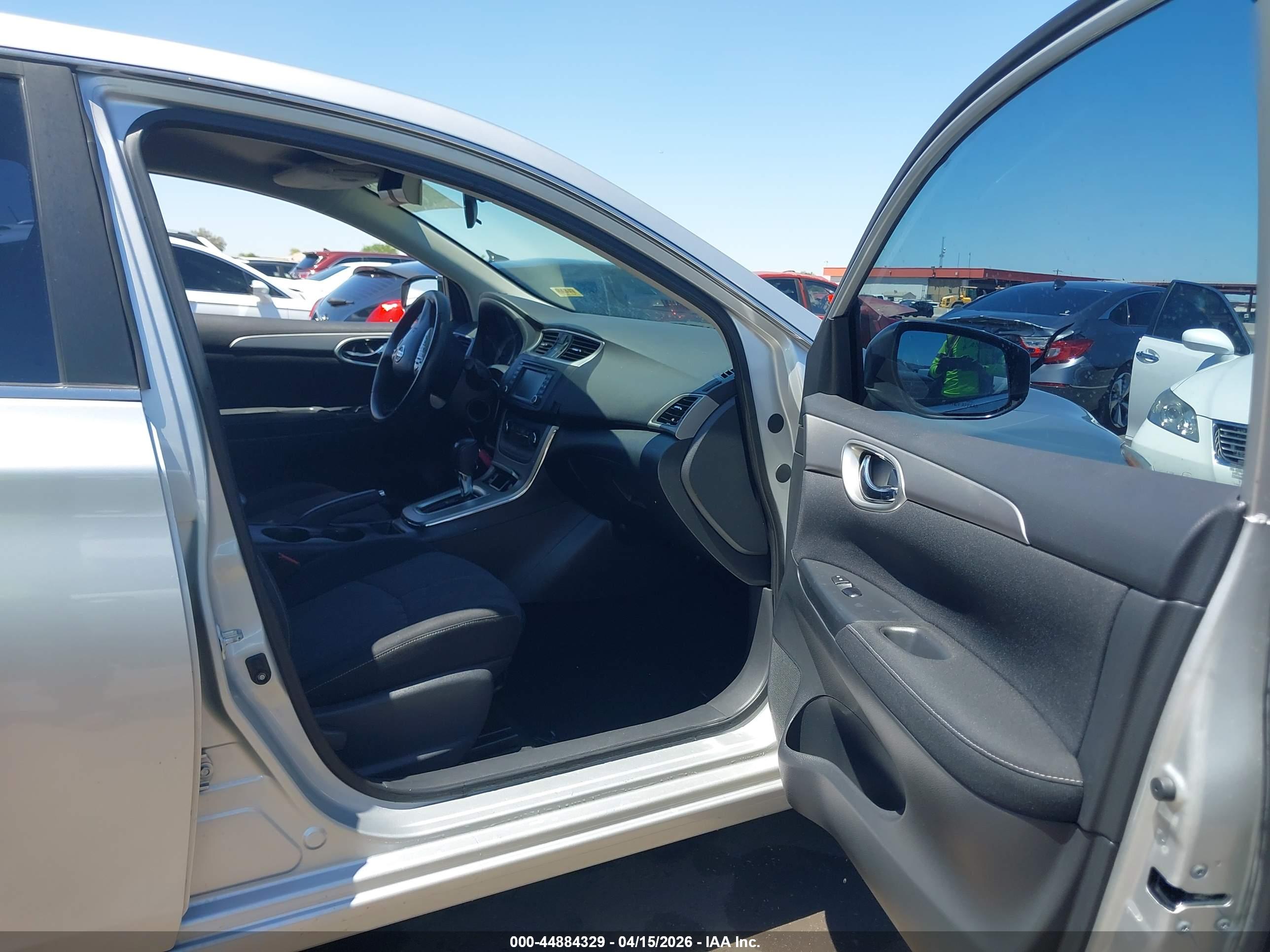NISSAN SENTRA image 5