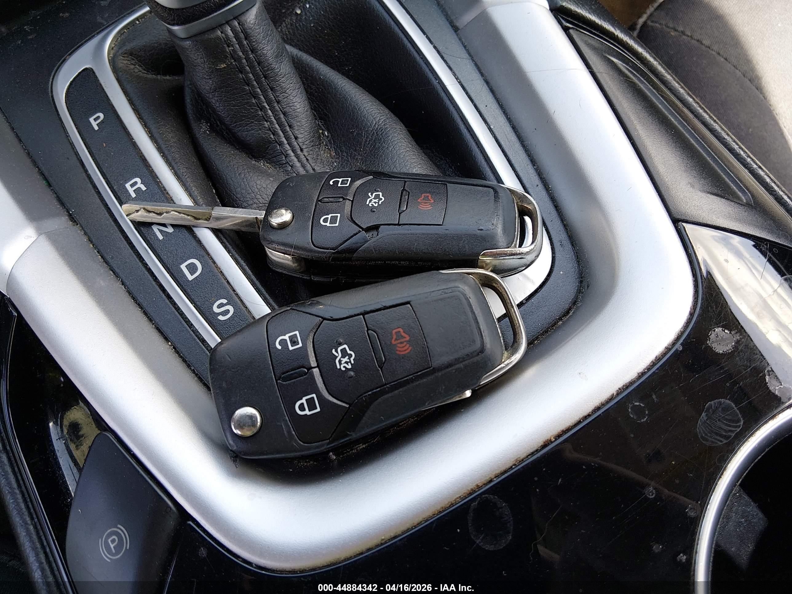 FORD FUSION image 11