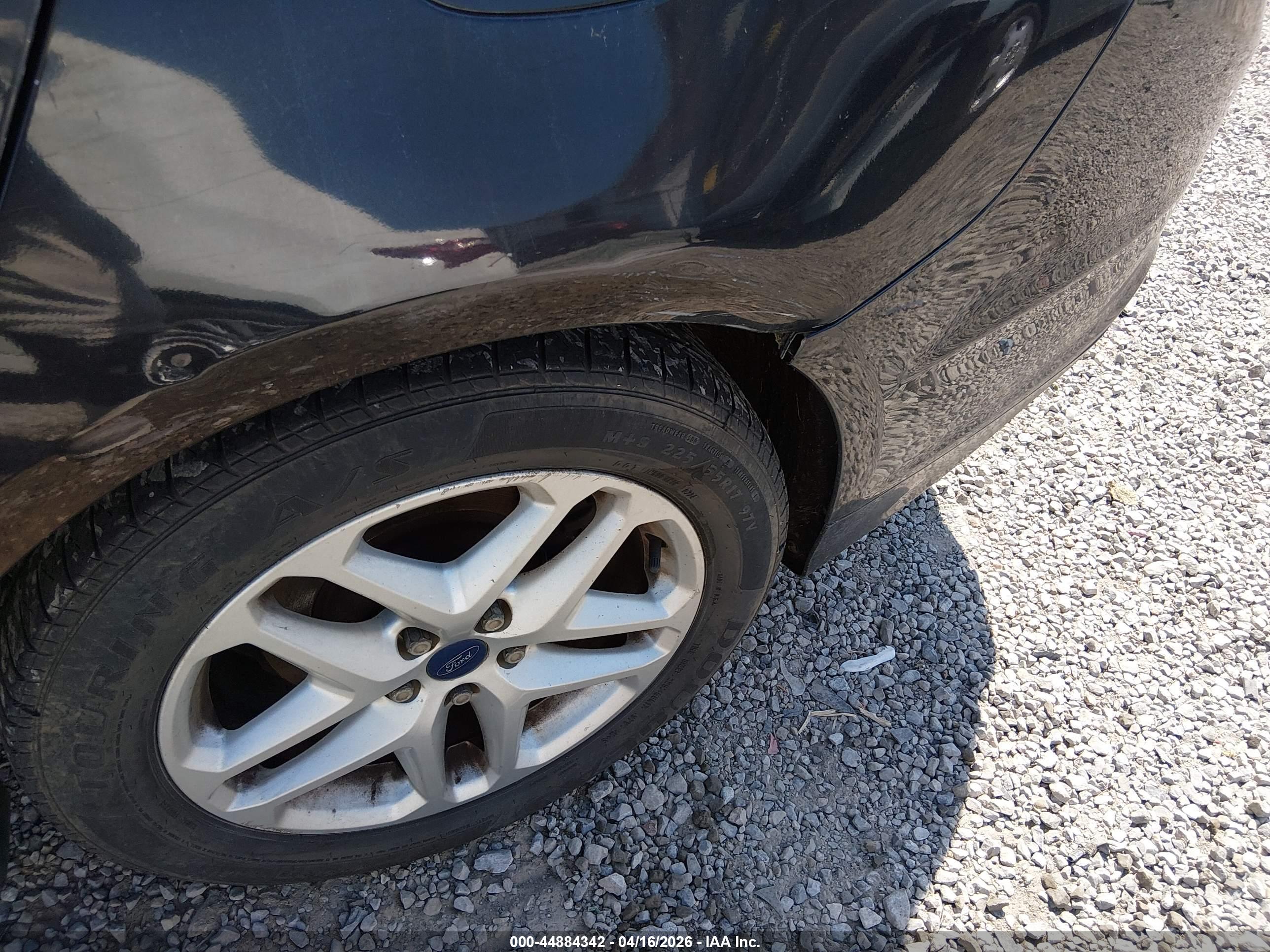FORD FUSION image 6