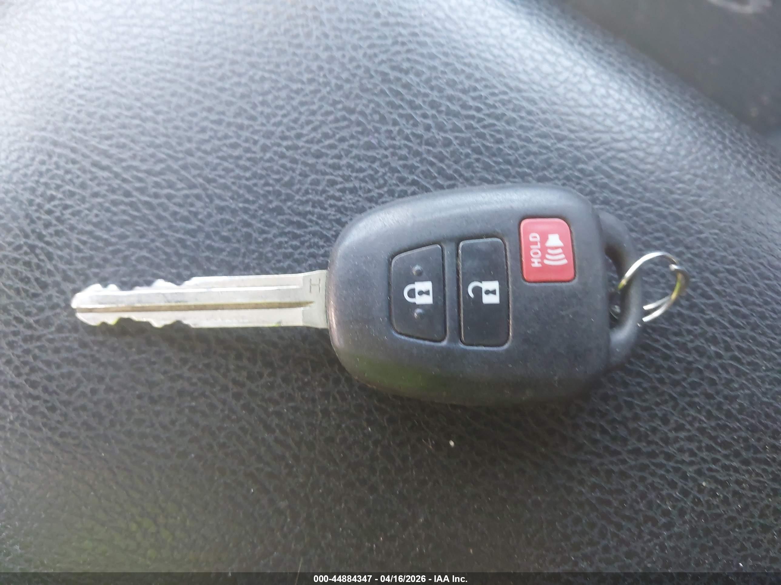 TOYOTA RAV4 image 11