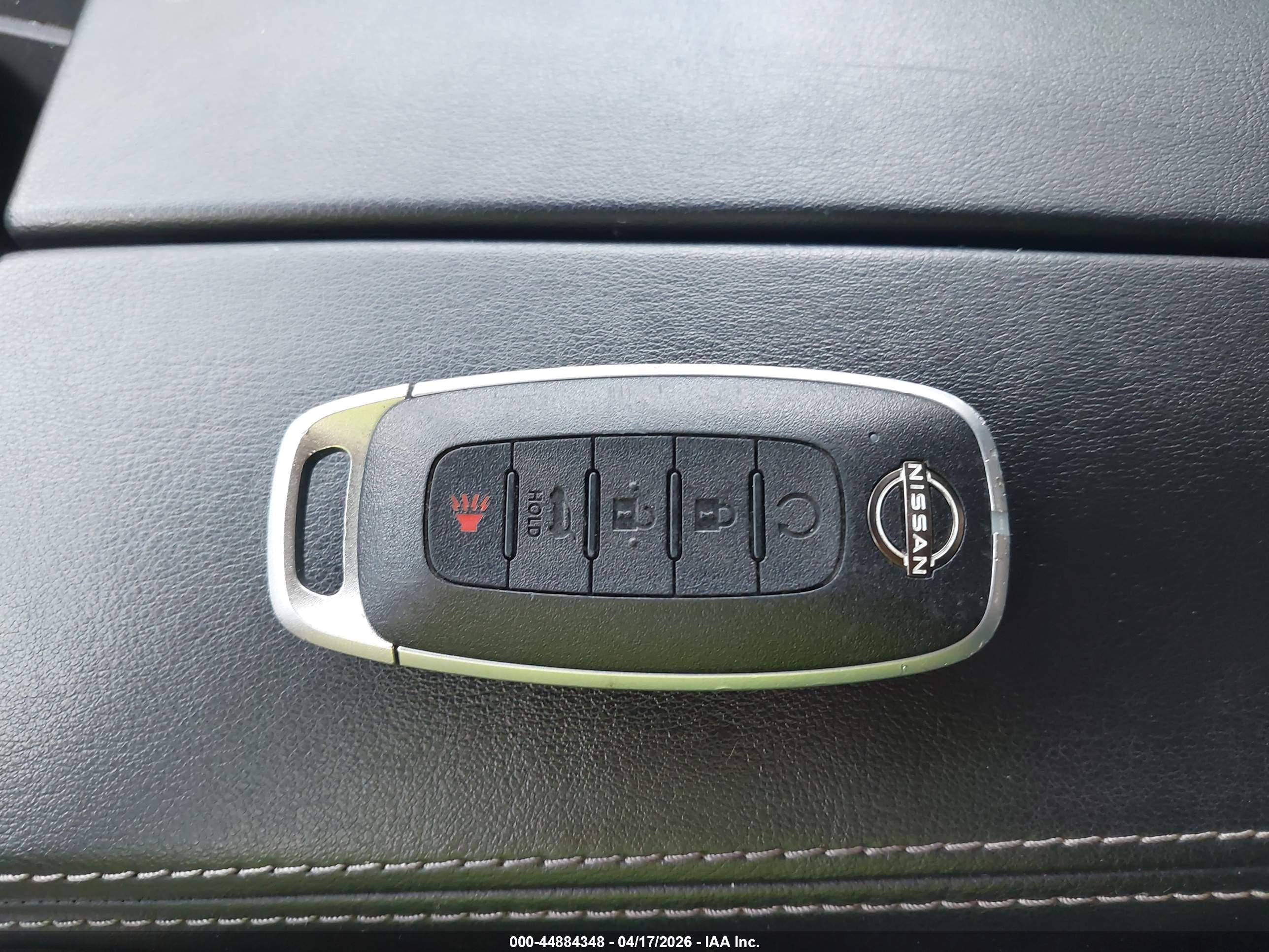 NISSAN ROGUE image 11