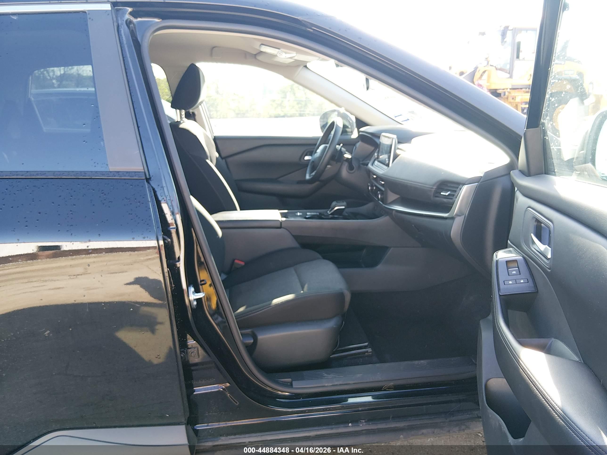 NISSAN ROGUE image 5