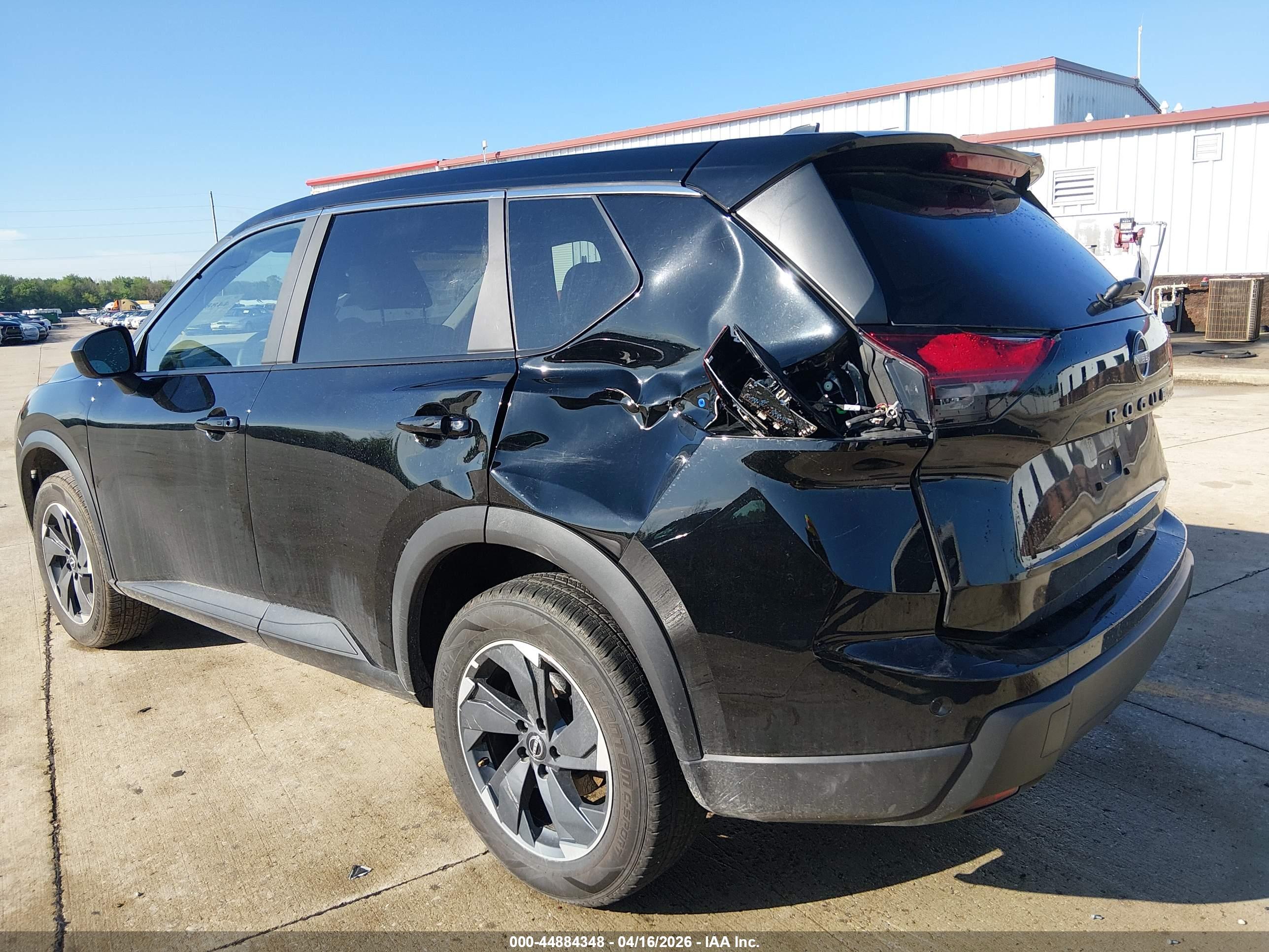 NISSAN ROGUE image 6