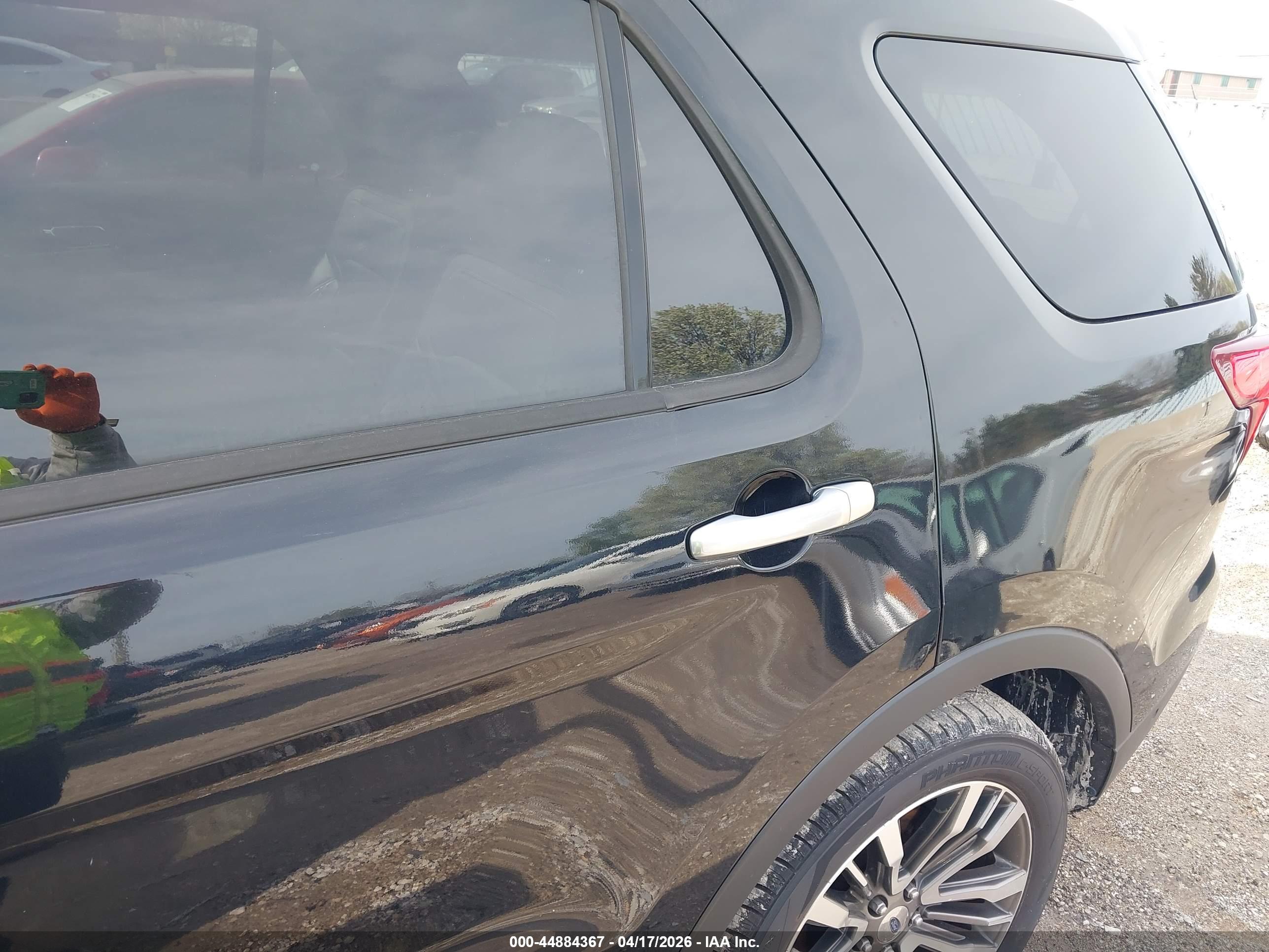 FORD EXPLORER image 6