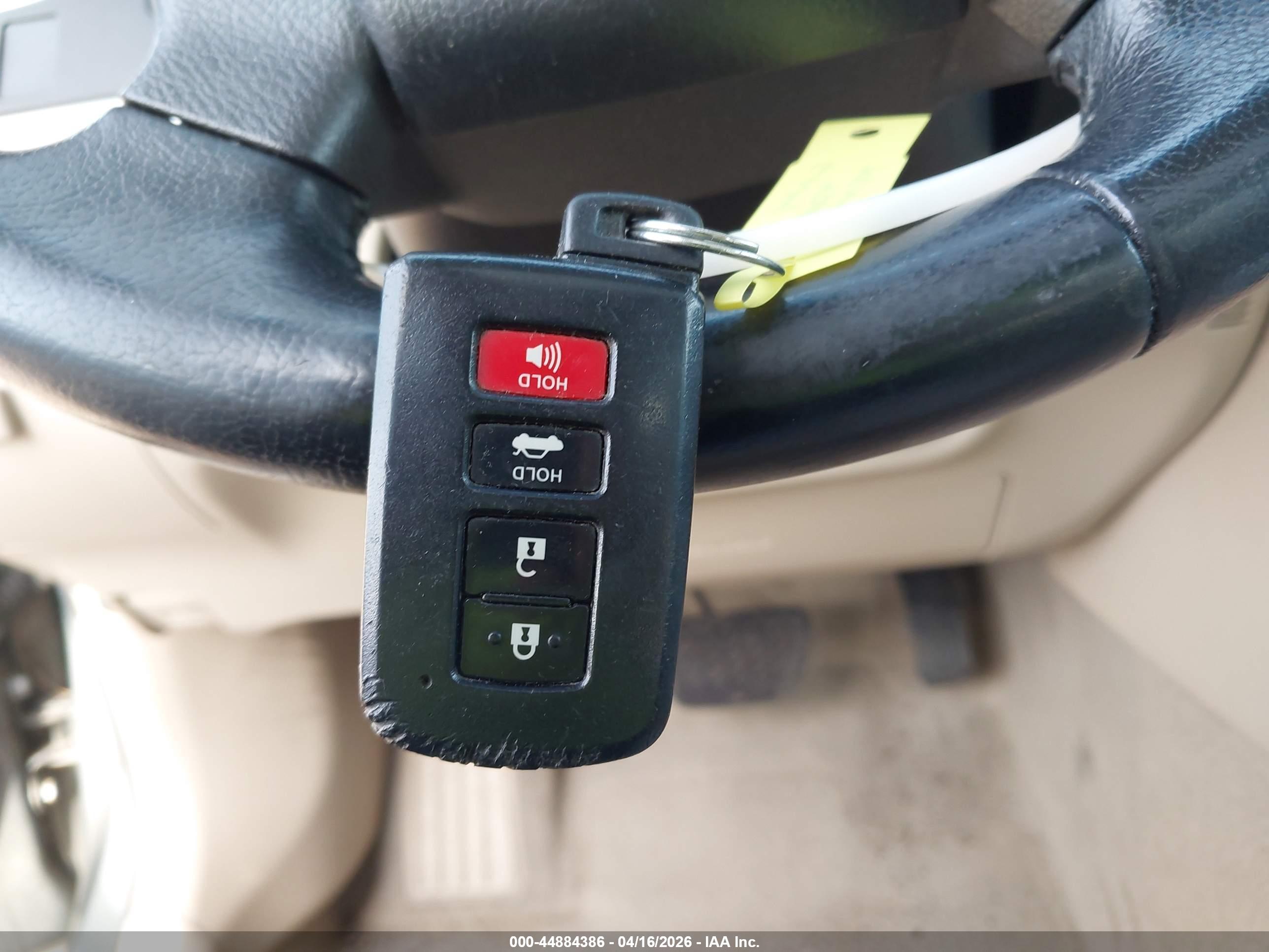 TOYOTA CAMRY image 11