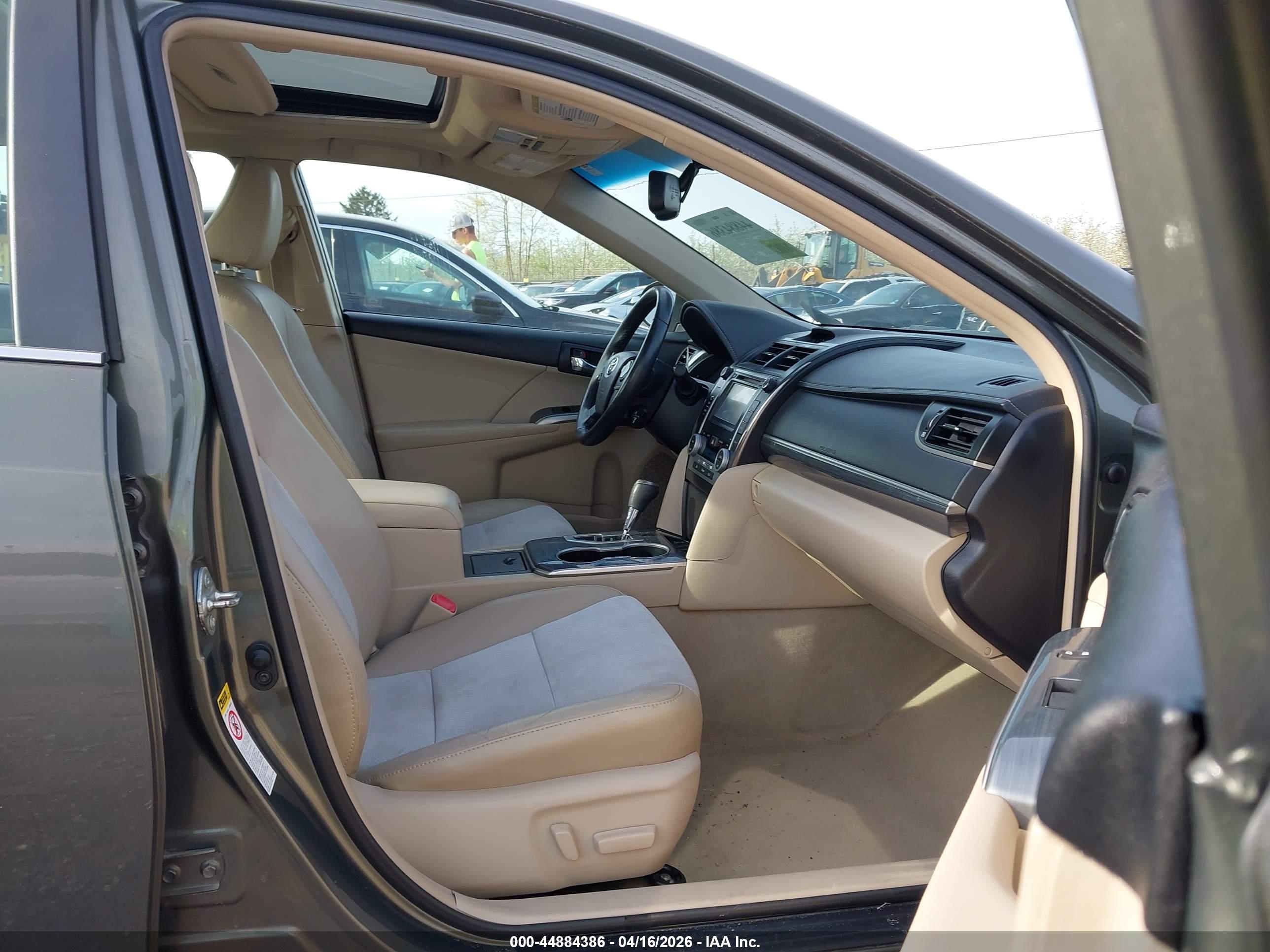 TOYOTA CAMRY image 5