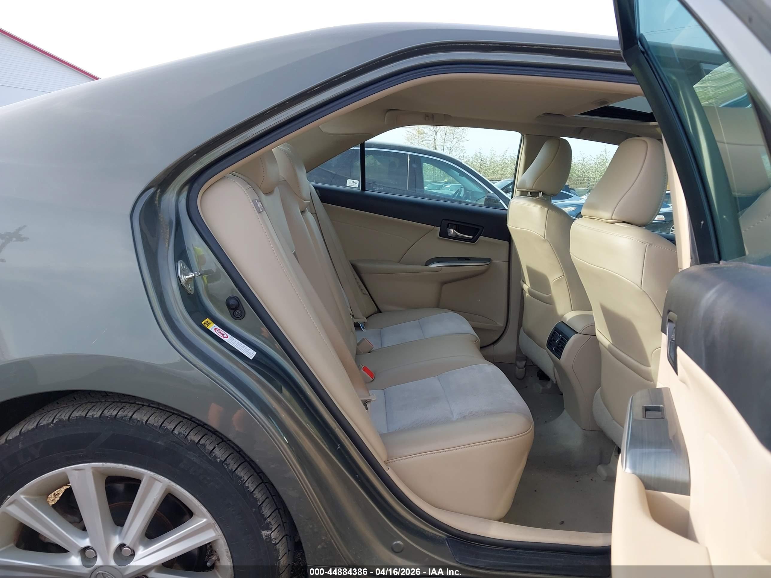 TOYOTA CAMRY image 8