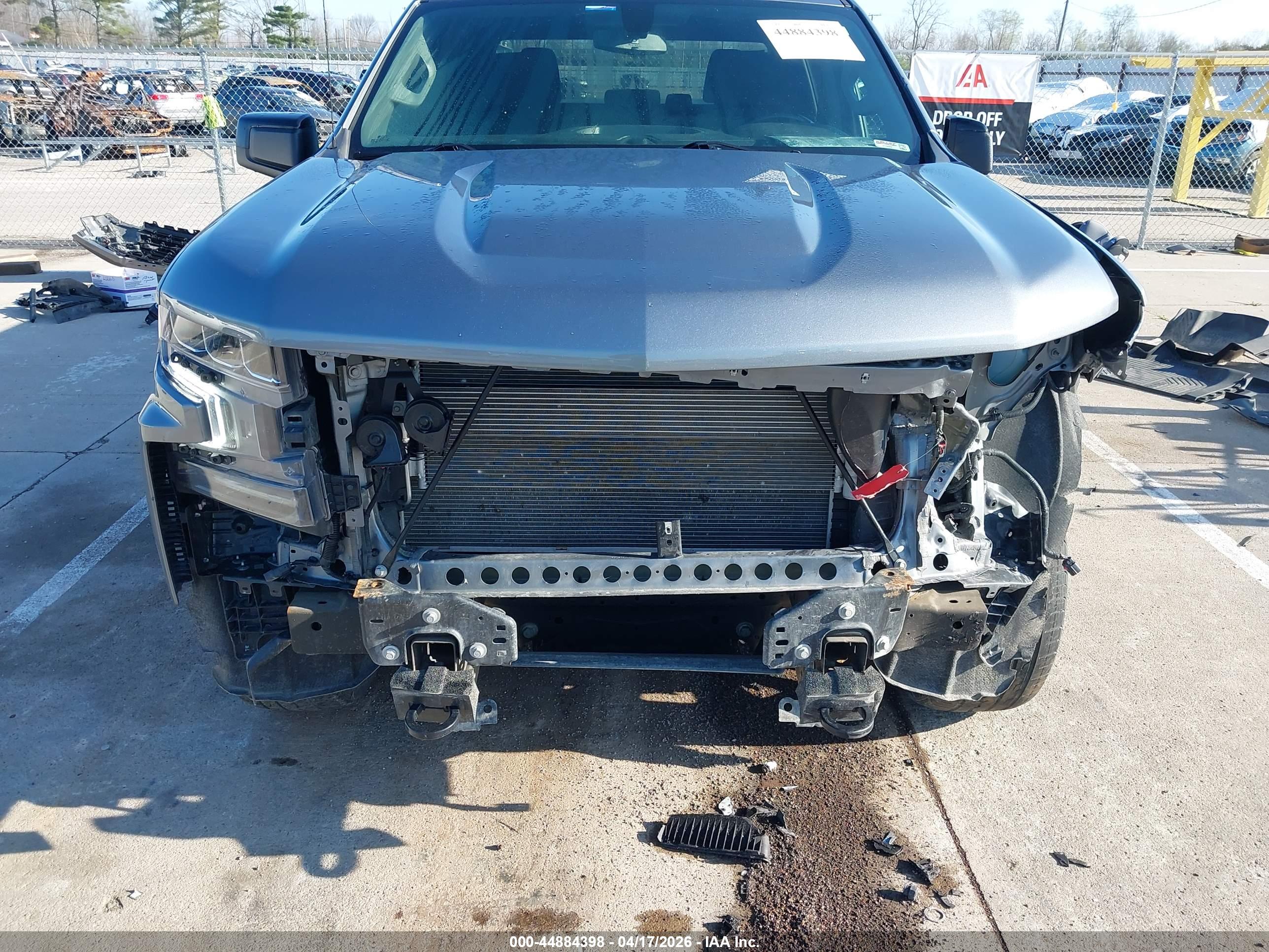 CHEVROLET SILVERADO image 6