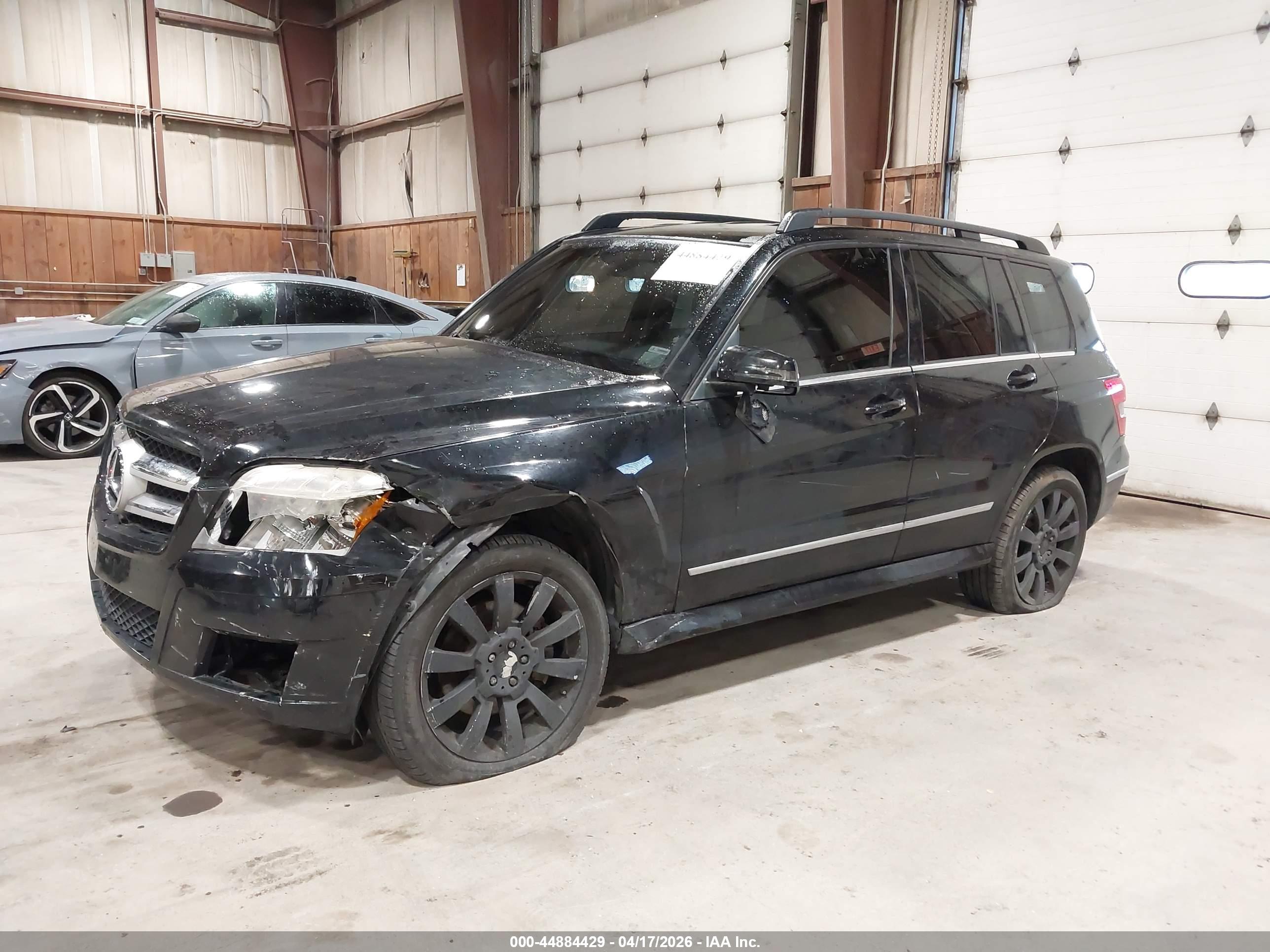 MERCEDES-BENZ GLK image 2