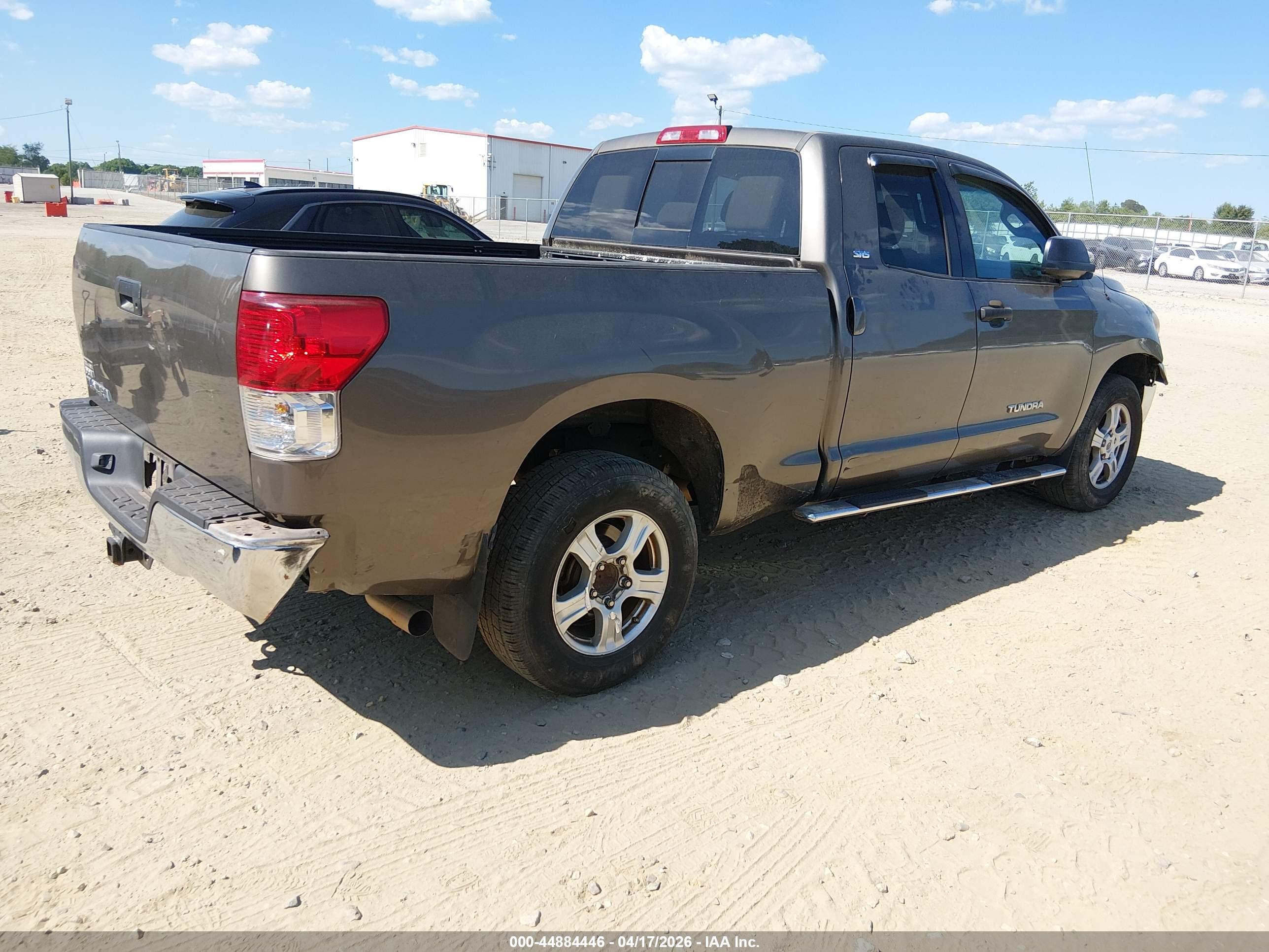 TOYOTA TUNDRA image 4
