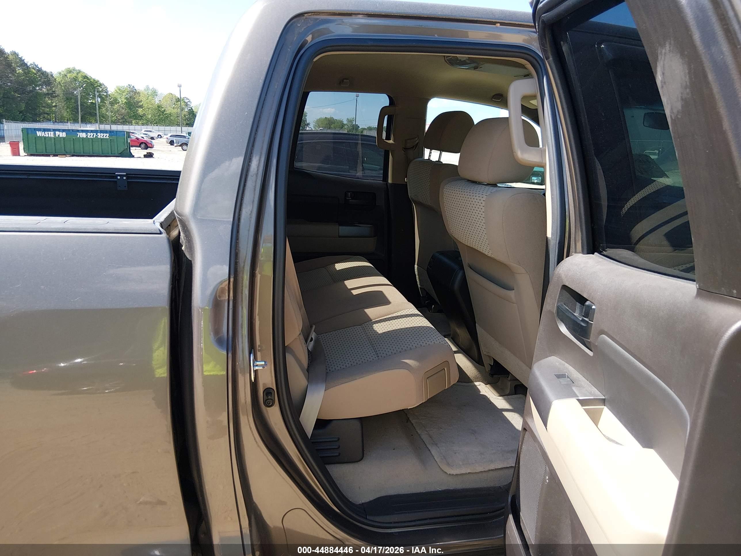 TOYOTA TUNDRA image 8