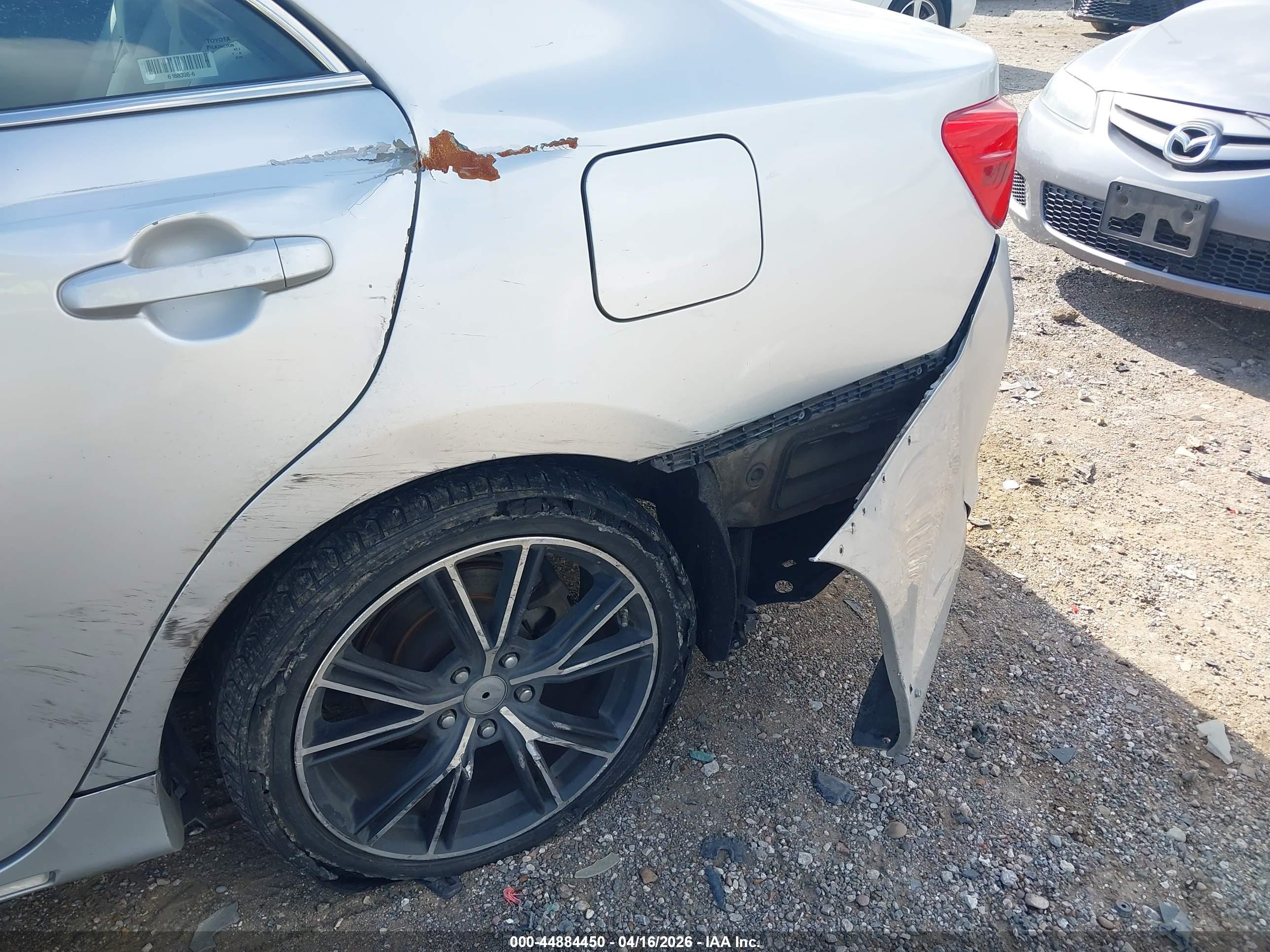 TOYOTA CAMRY image 6