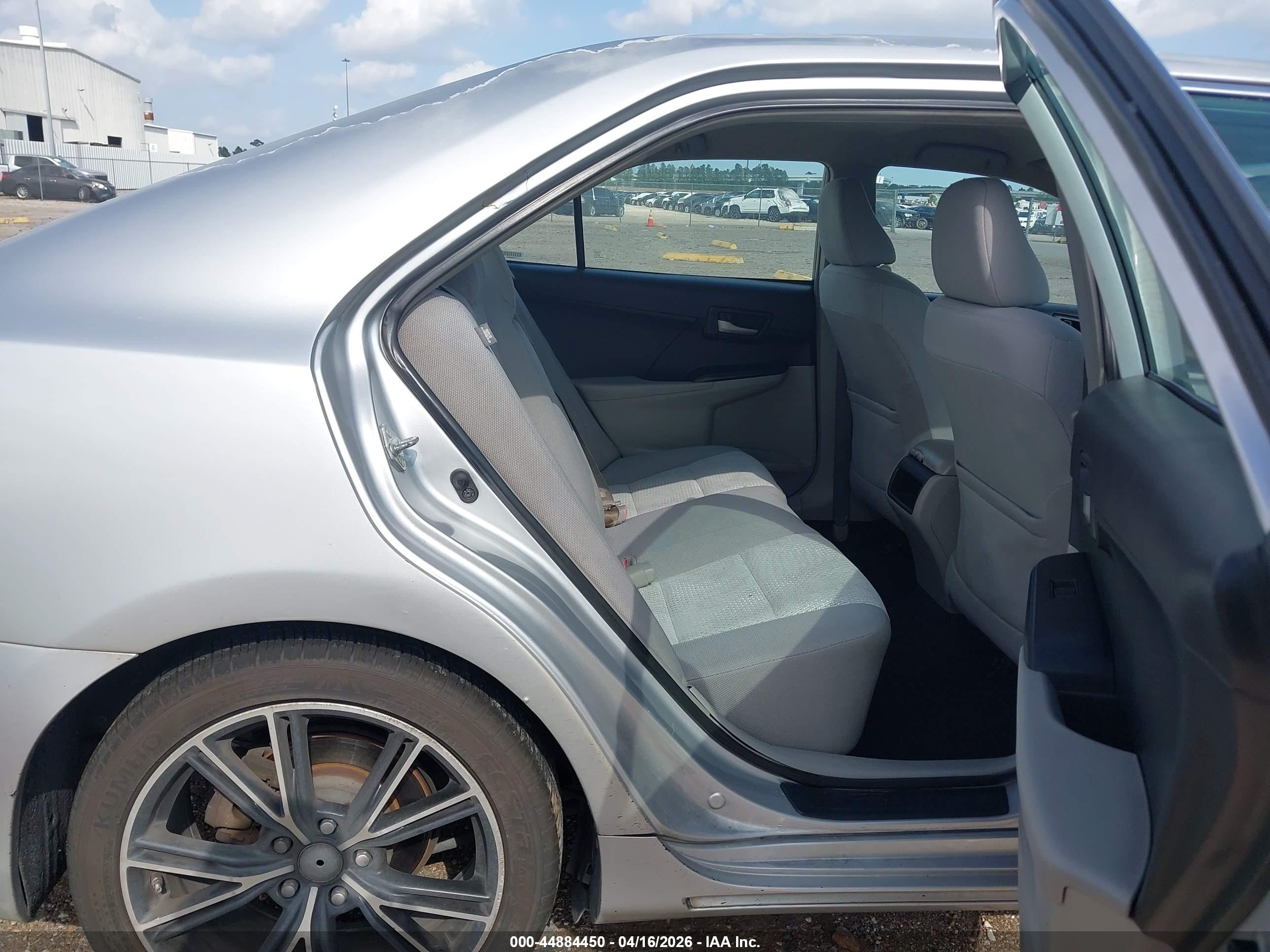 TOYOTA CAMRY image 8