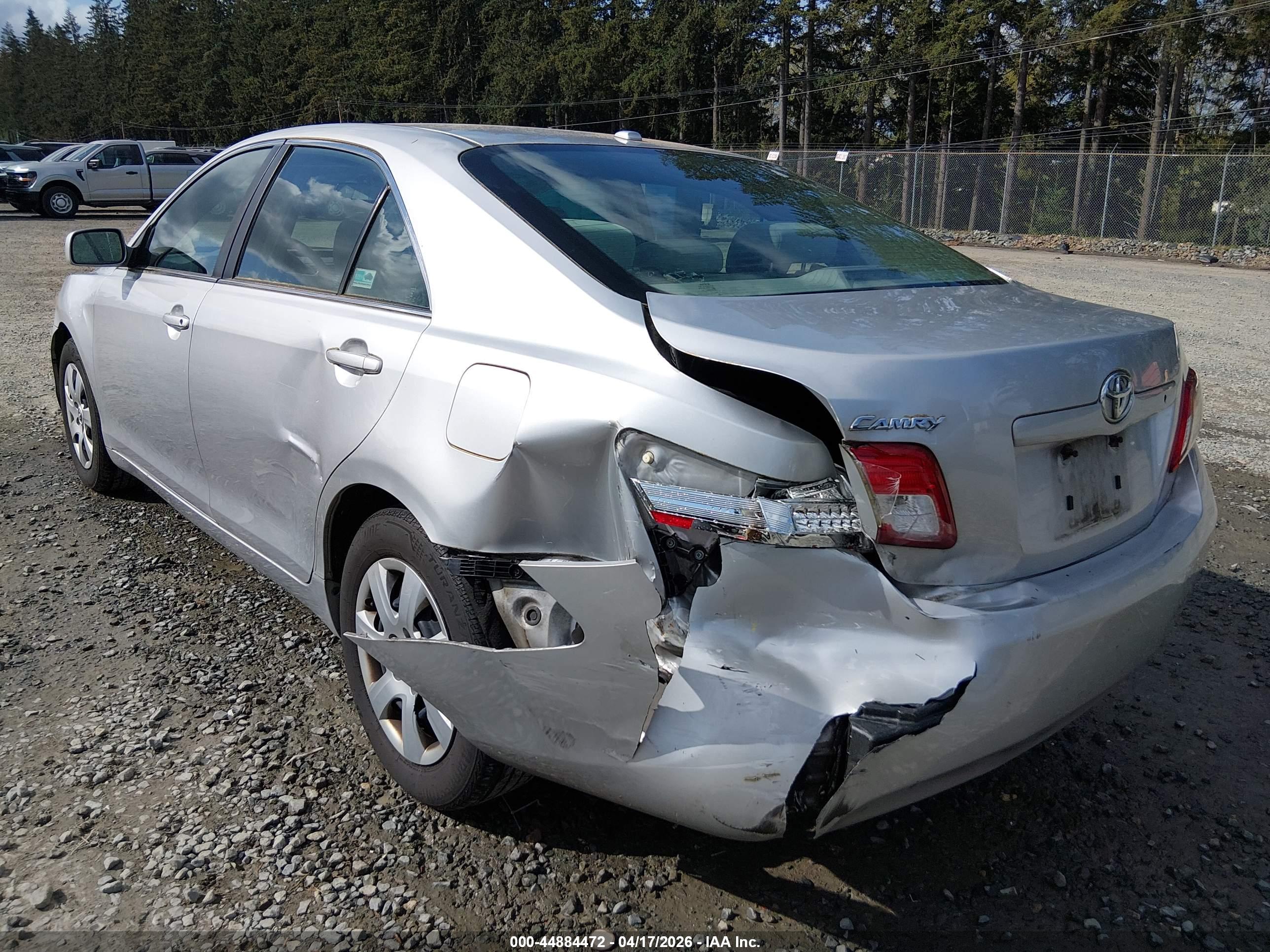 TOYOTA CAMRY image 6