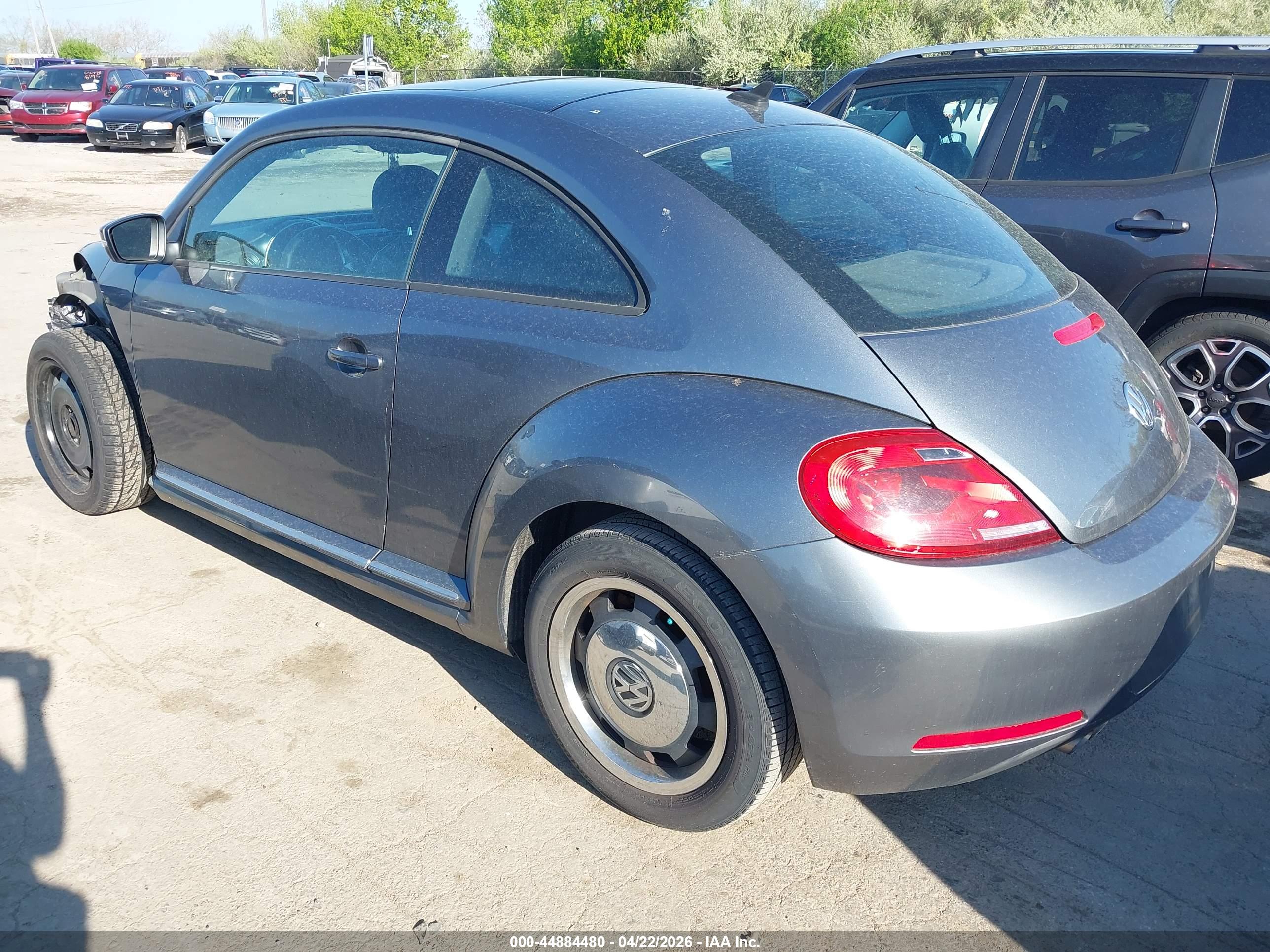 VOLKSWAGEN BEETLE image 3