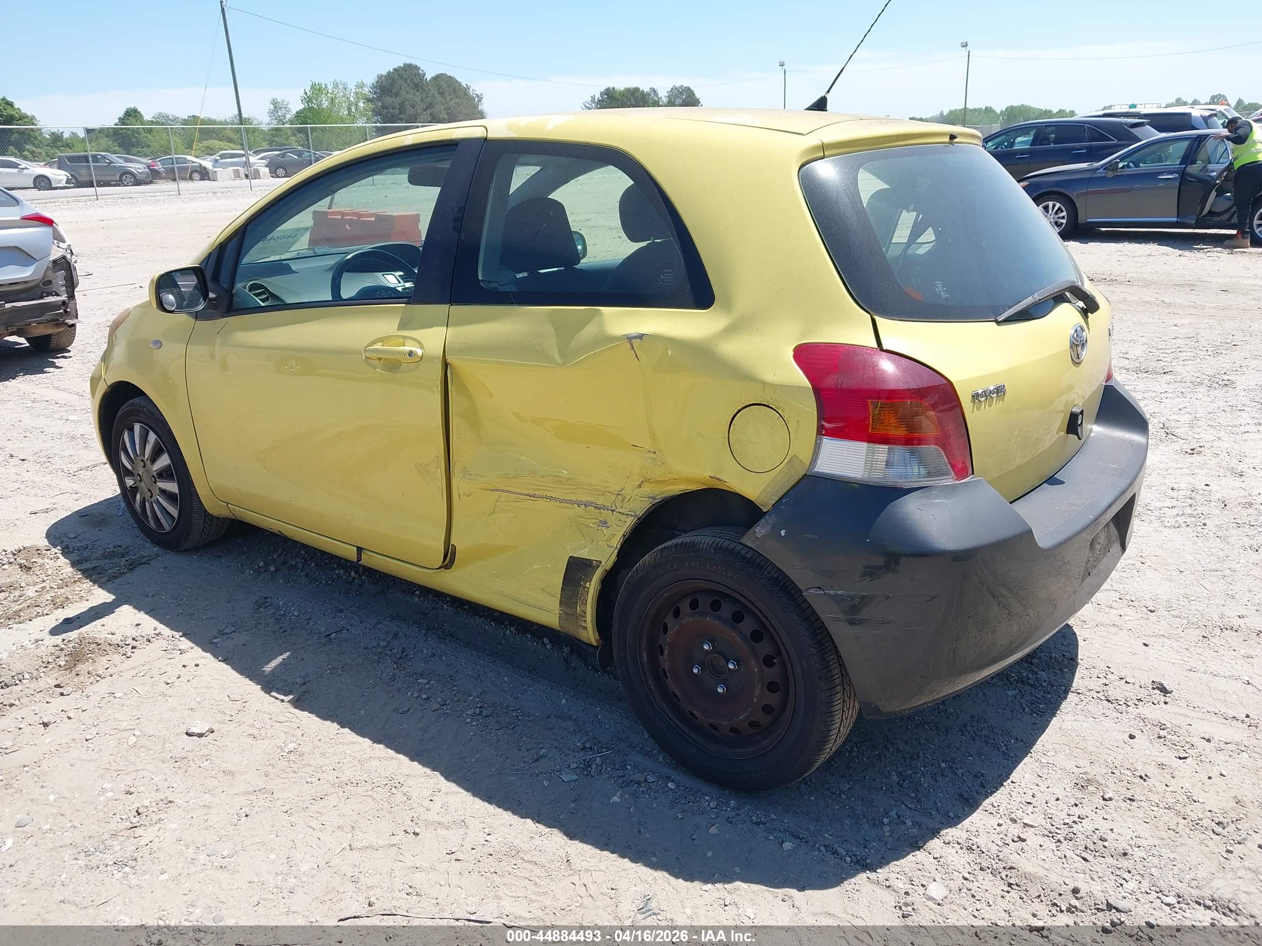 TOYOTA YARIS image 3