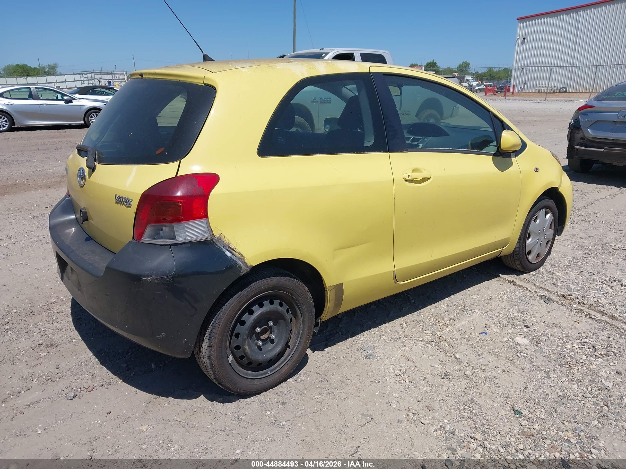 TOYOTA YARIS image 4