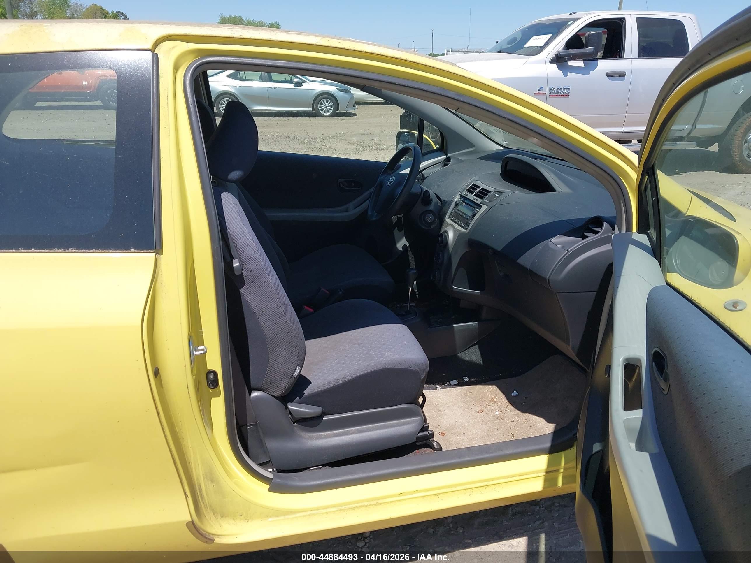 TOYOTA YARIS image 5