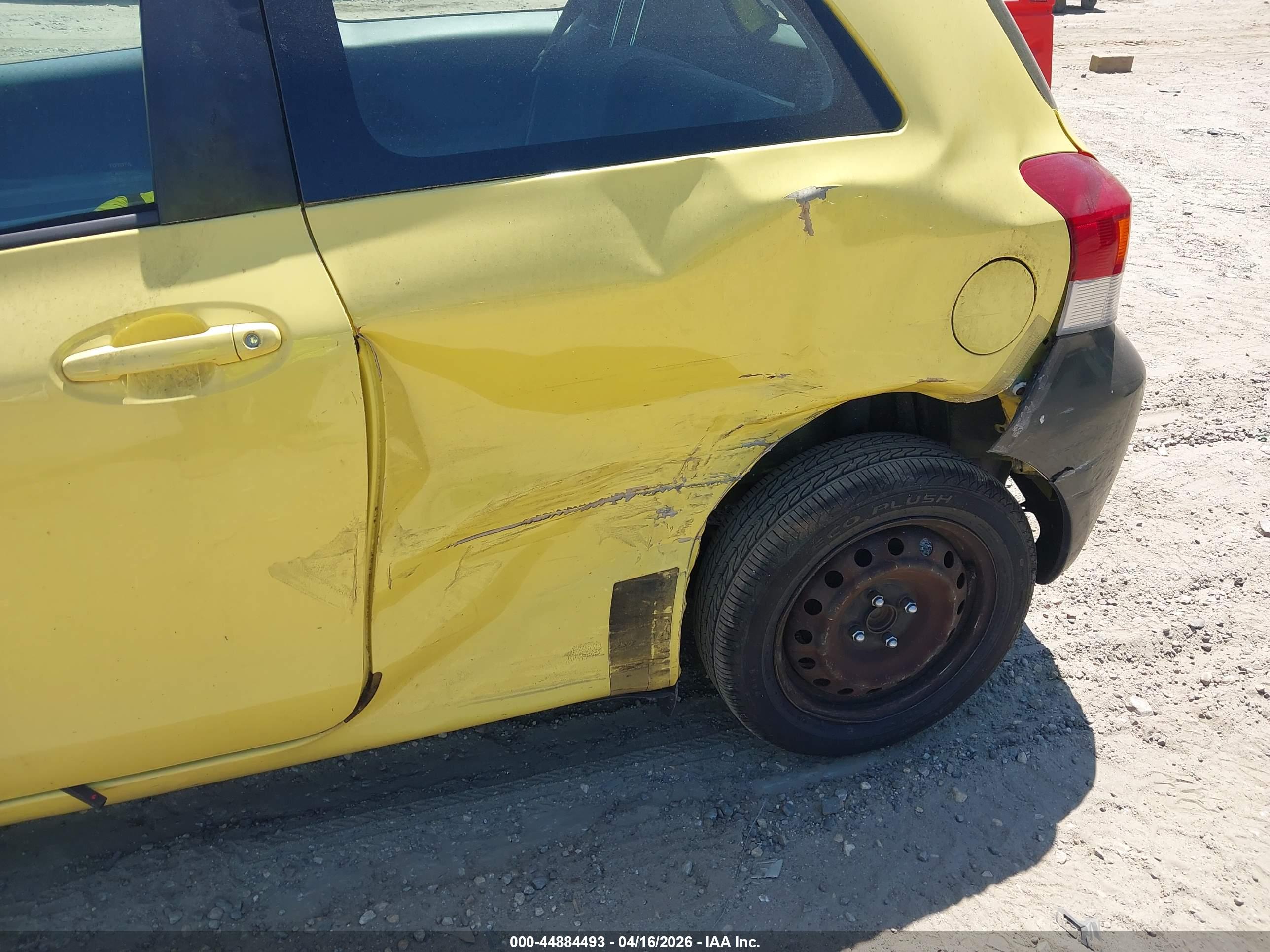 TOYOTA YARIS image 6