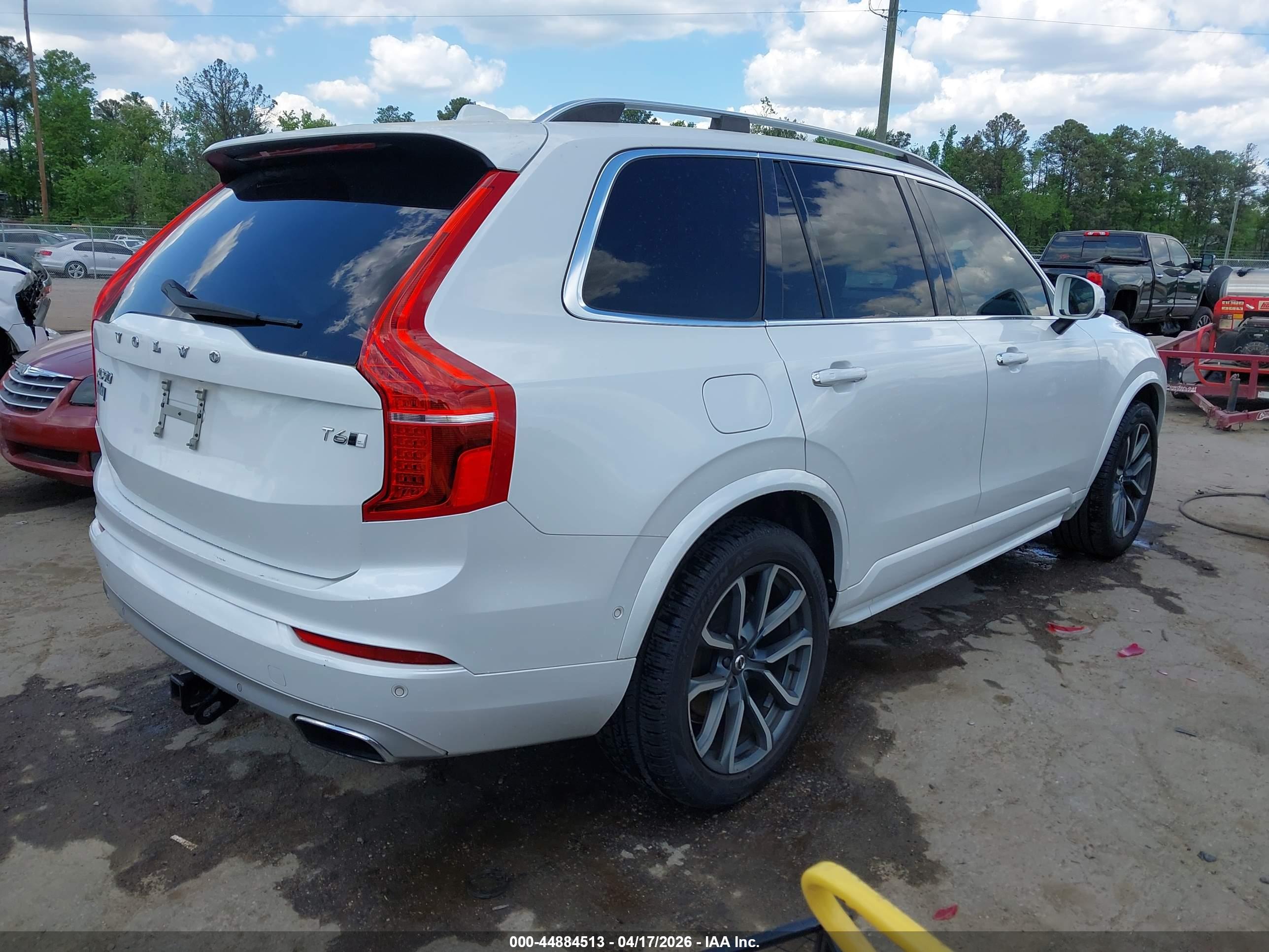 VOLVO XC90 image 4