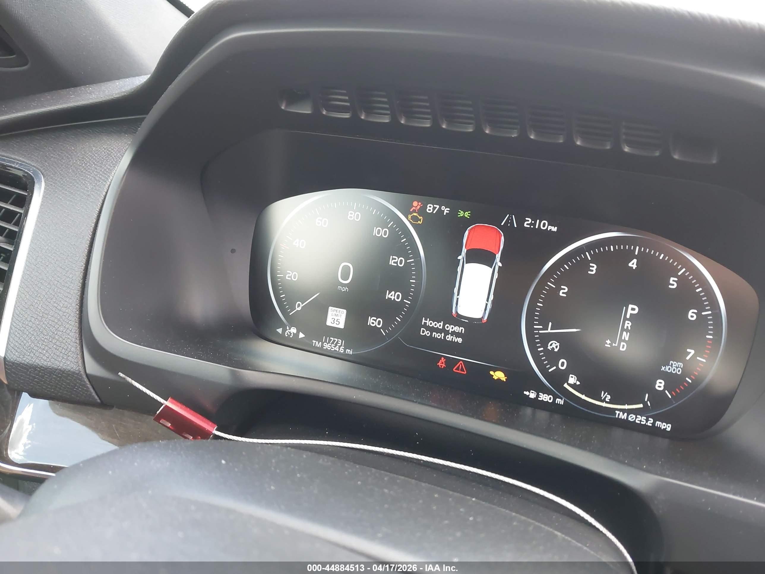 VOLVO XC90 image 7