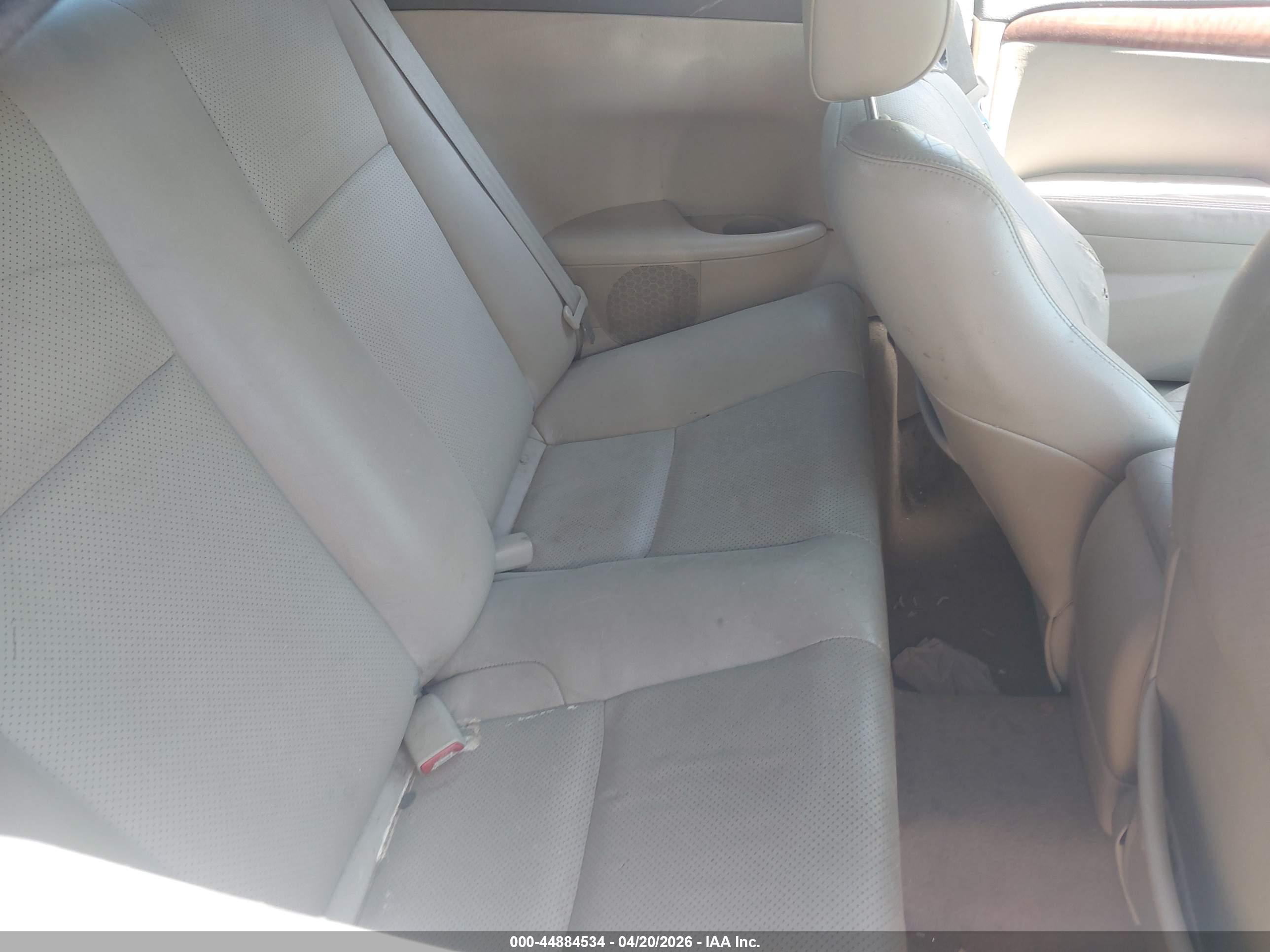TOYOTA CAMRY image 8