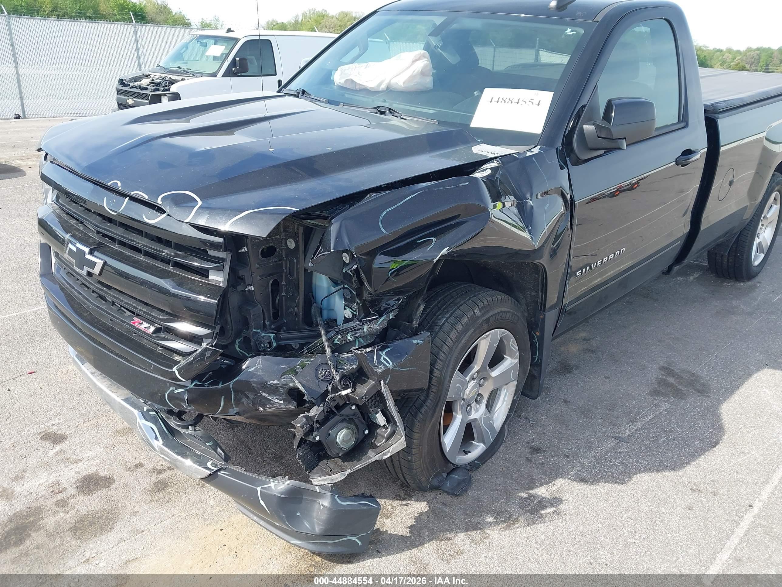 CHEVROLET SILVERADO image 6