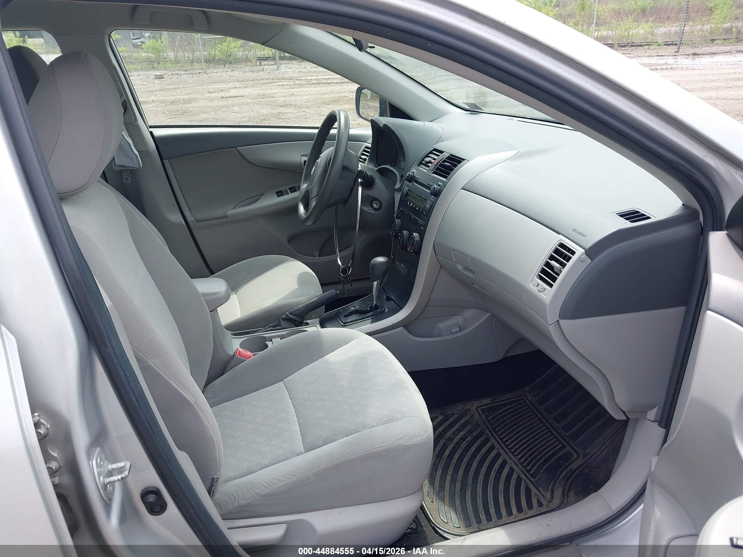 TOYOTA COROLLA image 5
