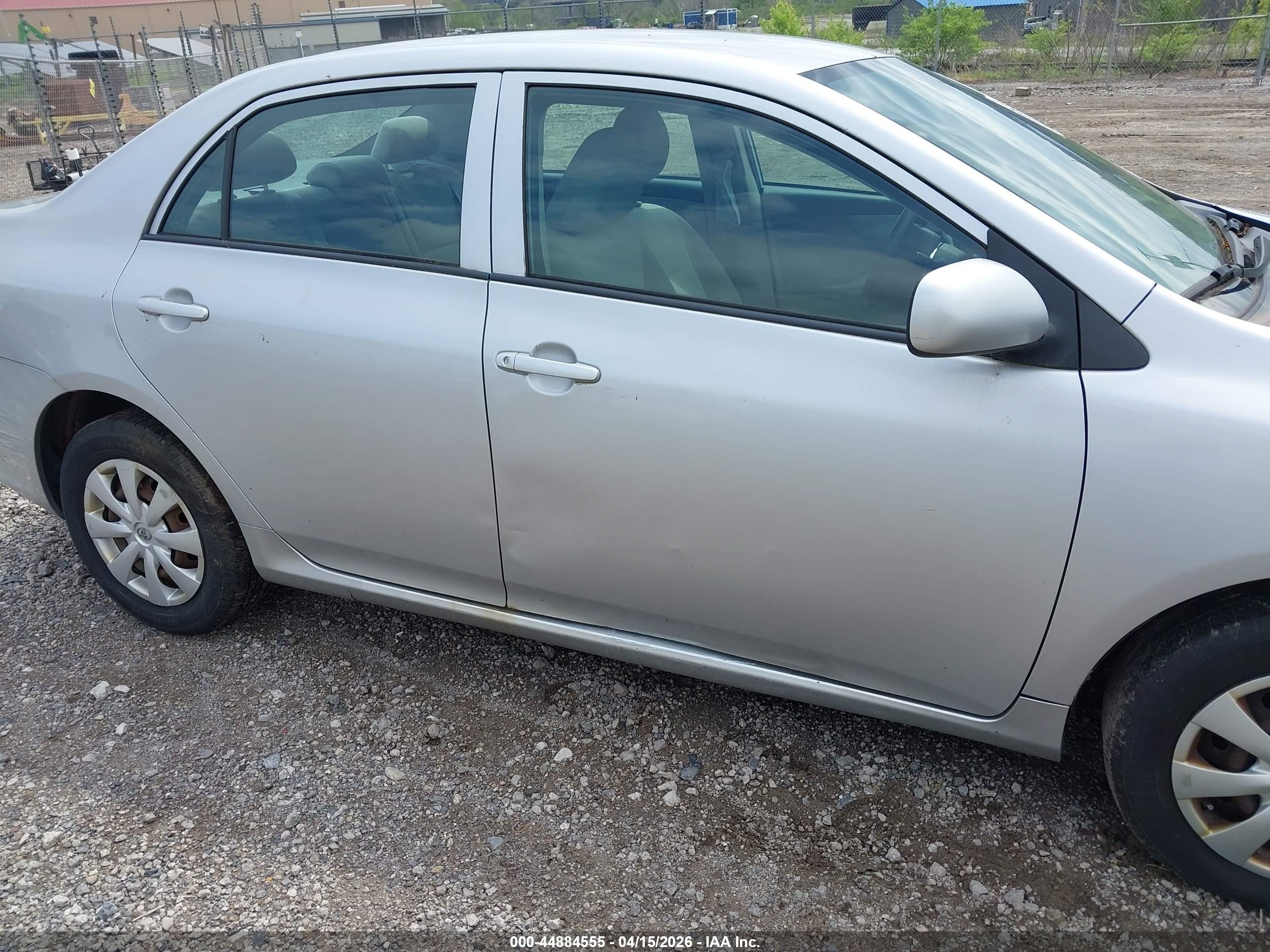 TOYOTA COROLLA image 6